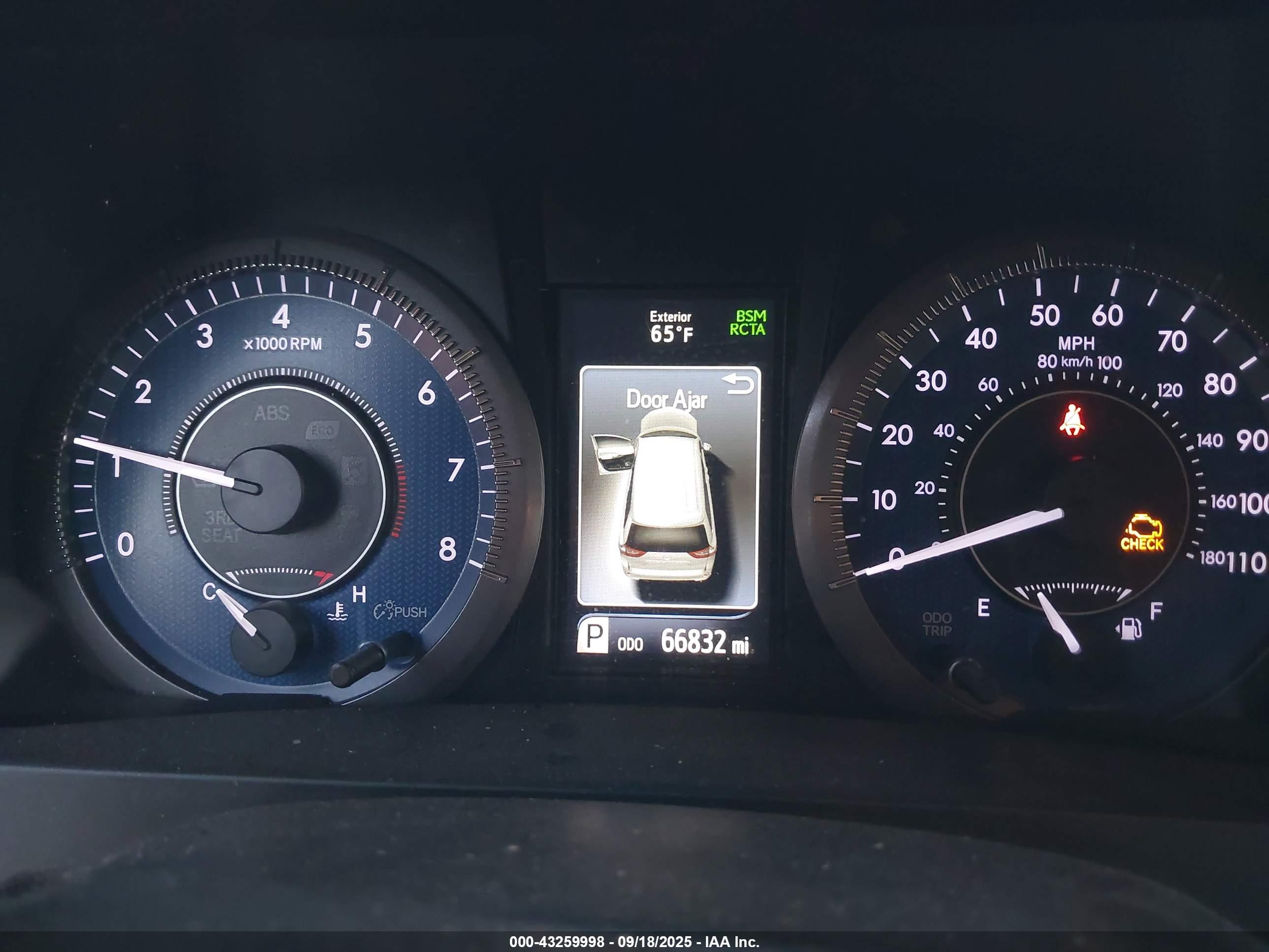 TOYOTA SIENNA image 7