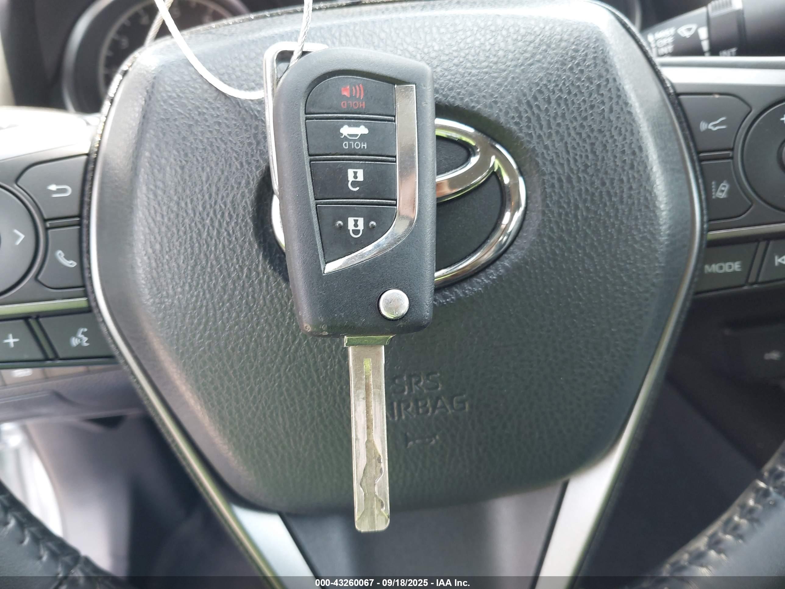 TOYOTA CAMRY image 11