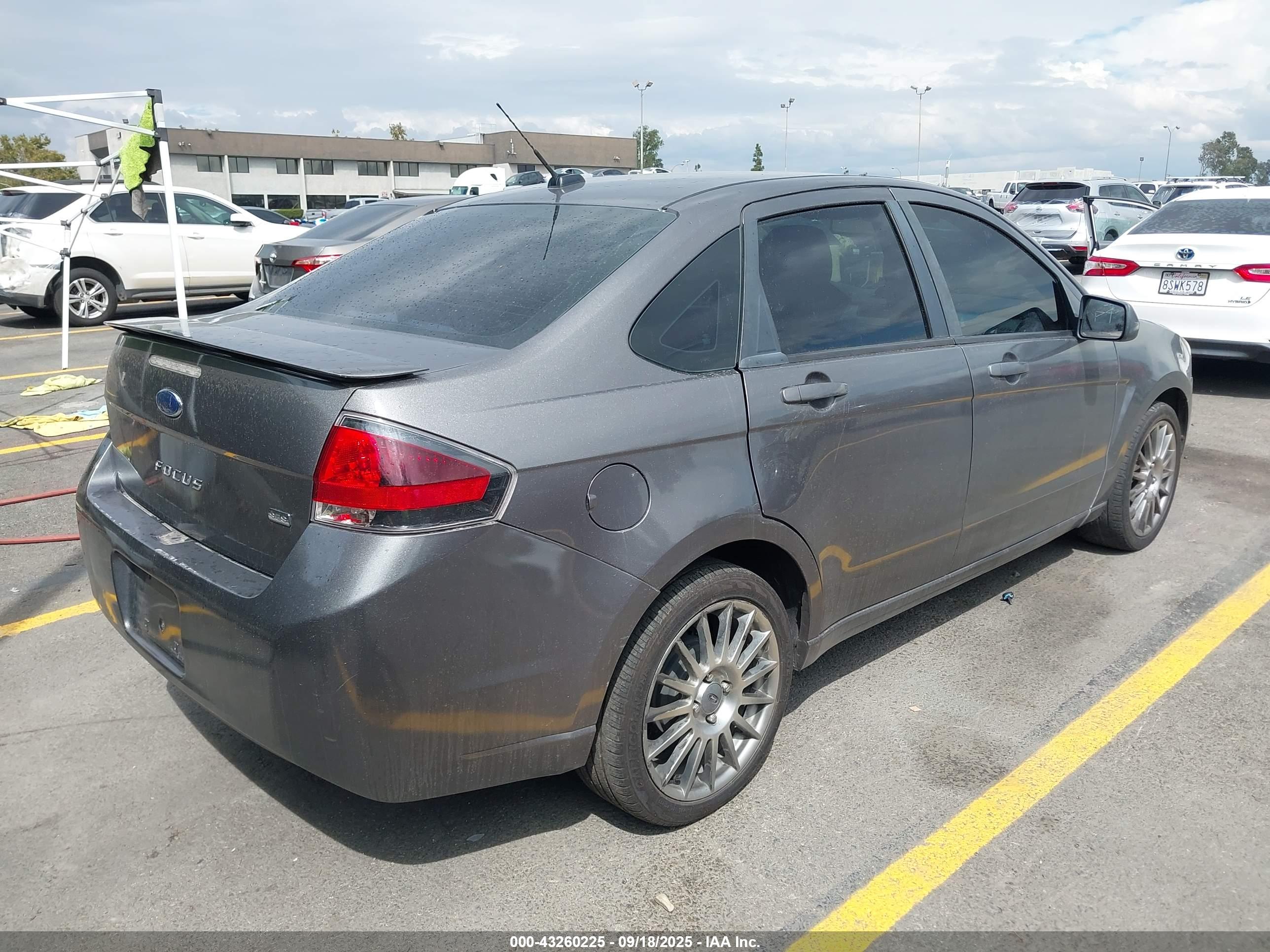 FORD FOCUS image 4