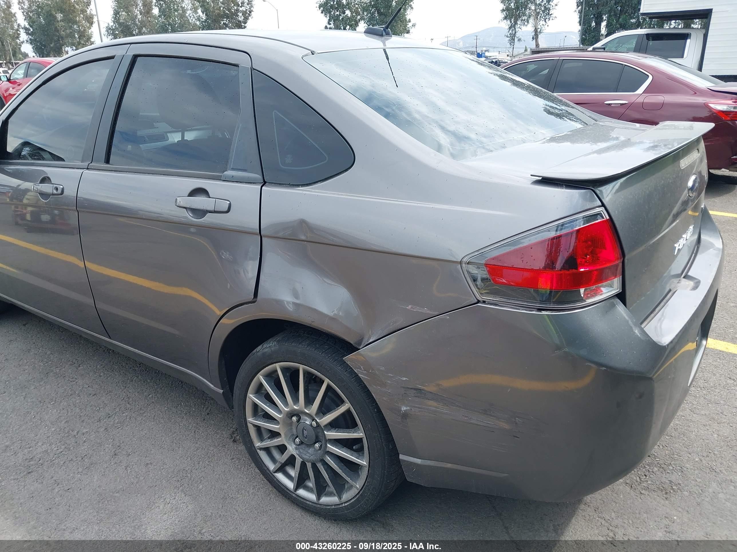 FORD FOCUS image 6