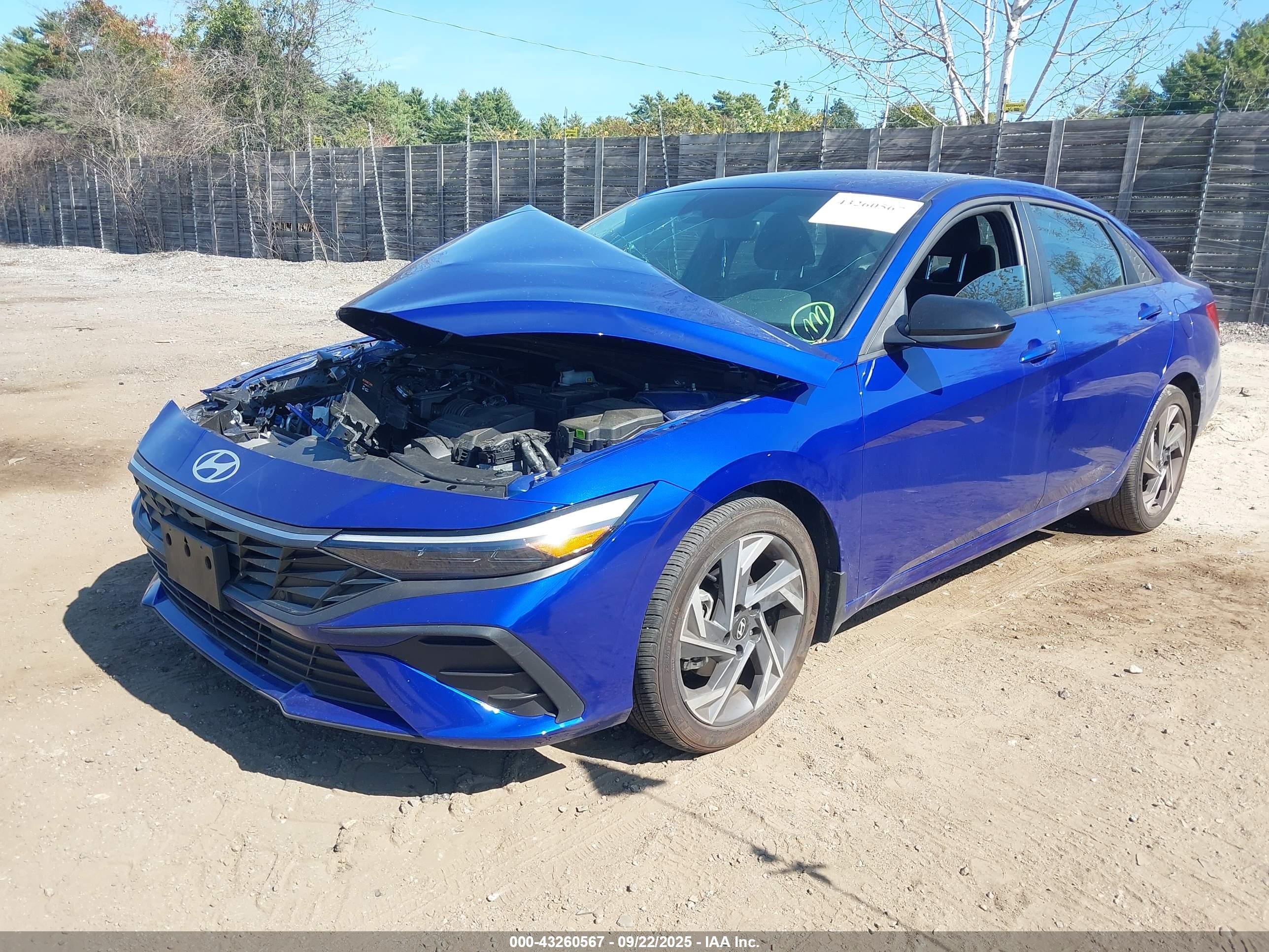 HYUNDAI ELANTRA image 2