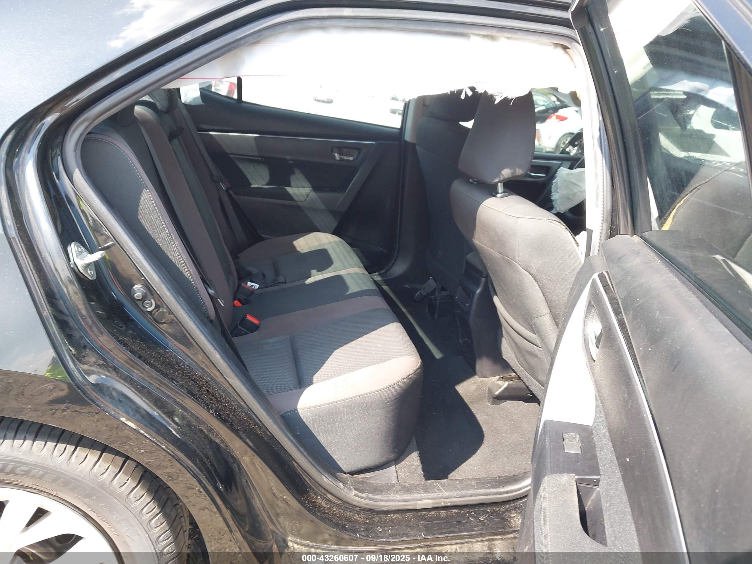 TOYOTA COROLLA image 8