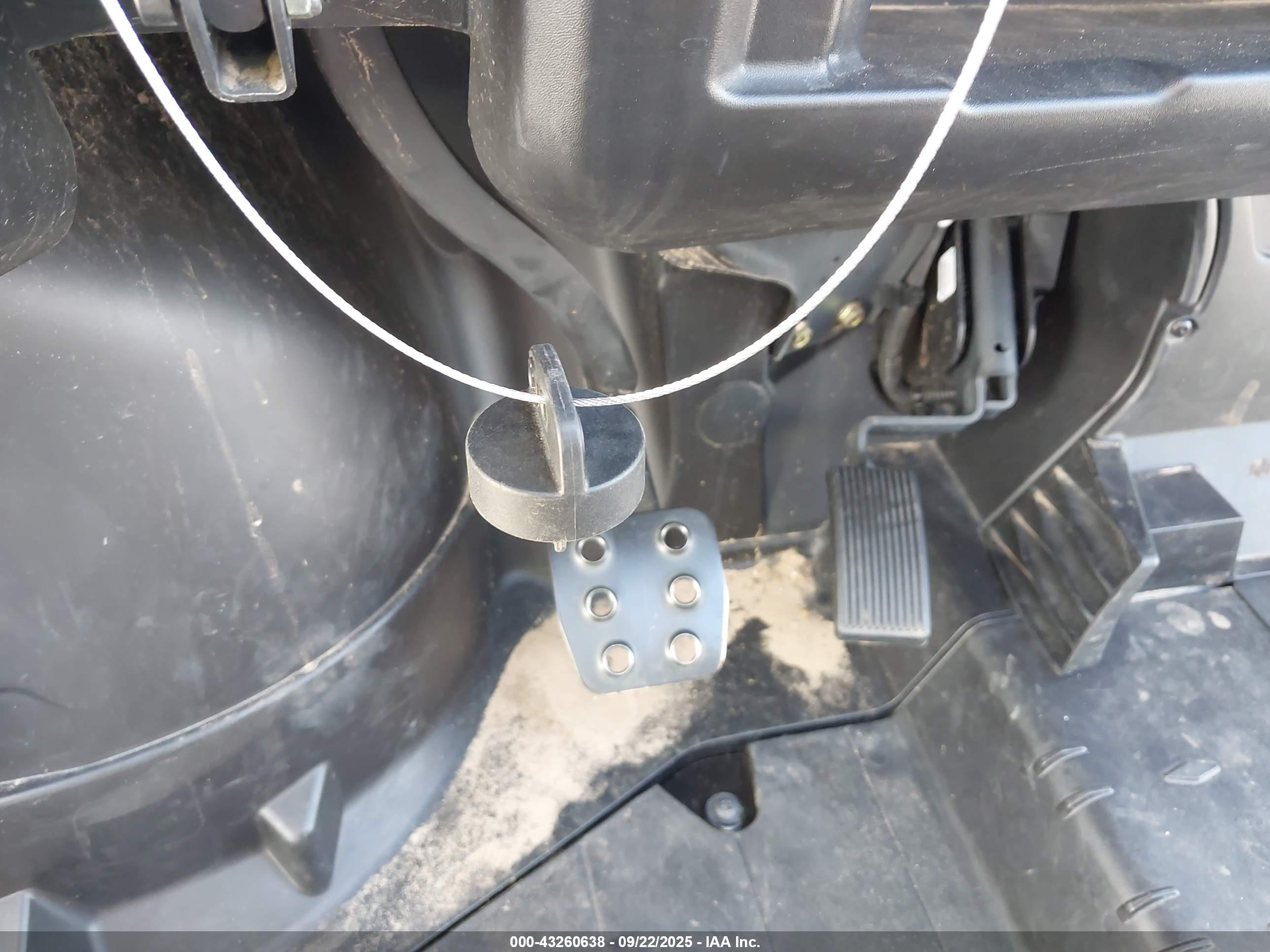 CAN-AM DEFENDER image 11