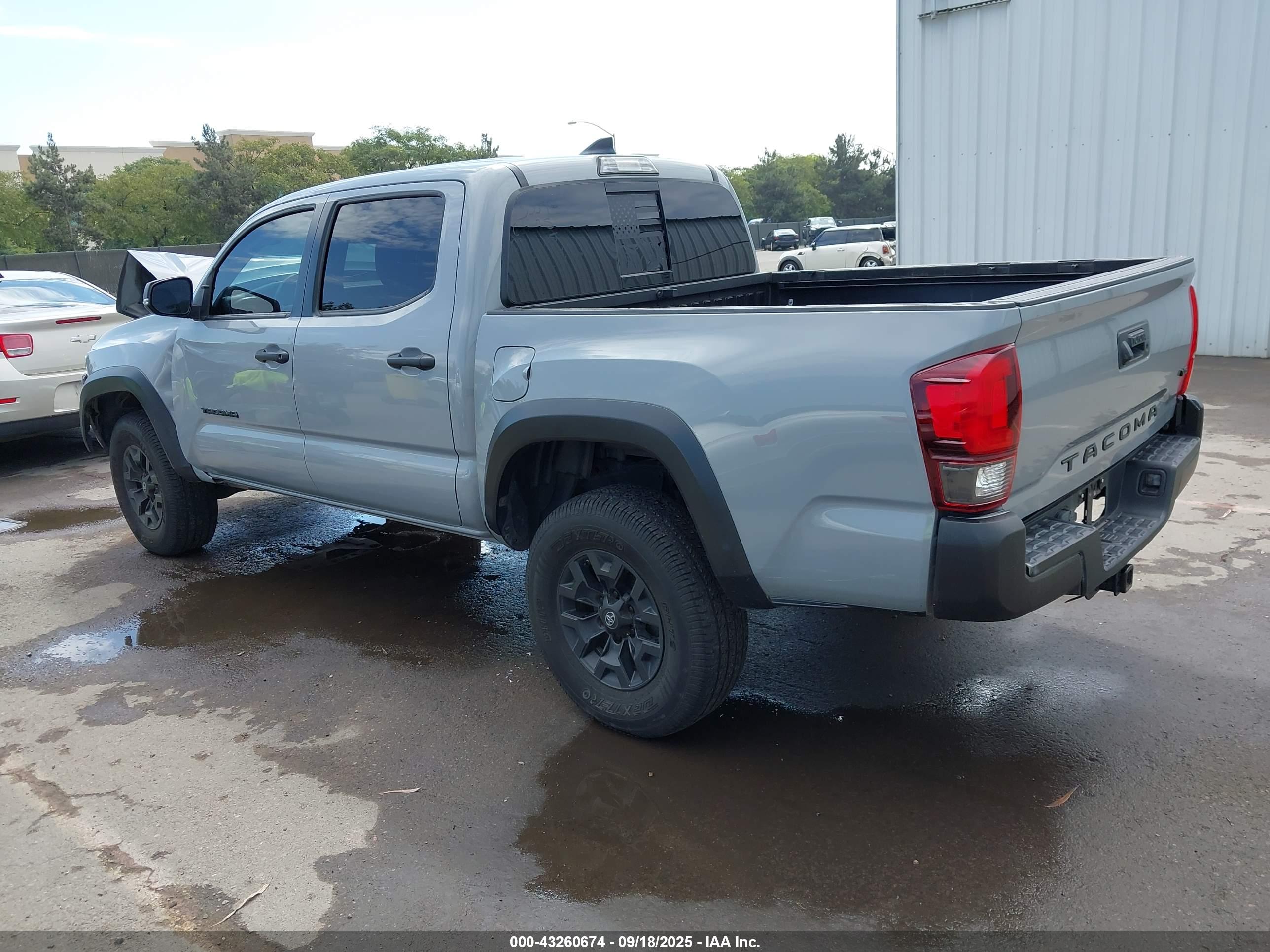 TOYOTA TACOMA image 3