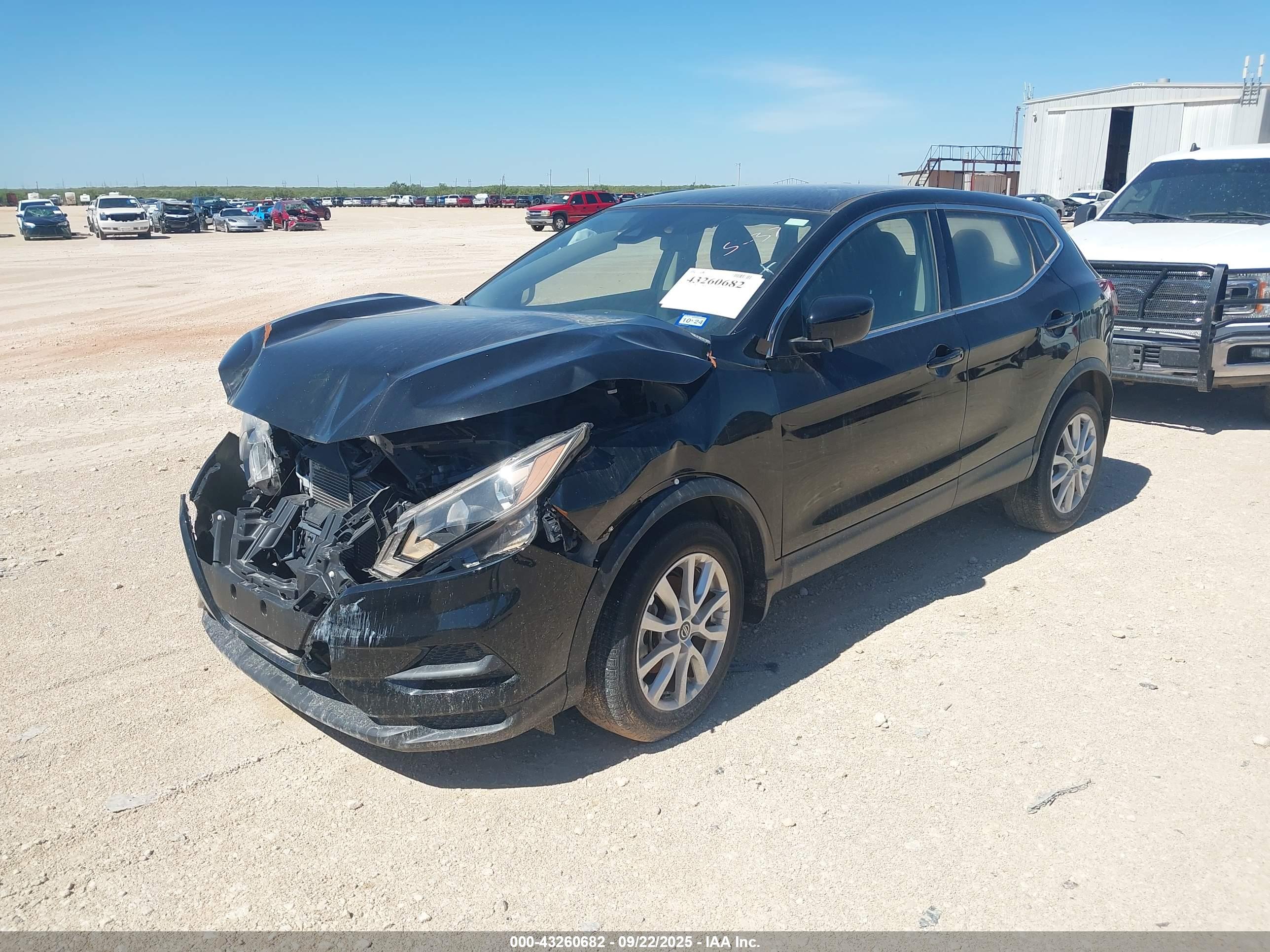 NISSAN ROGUE image 2