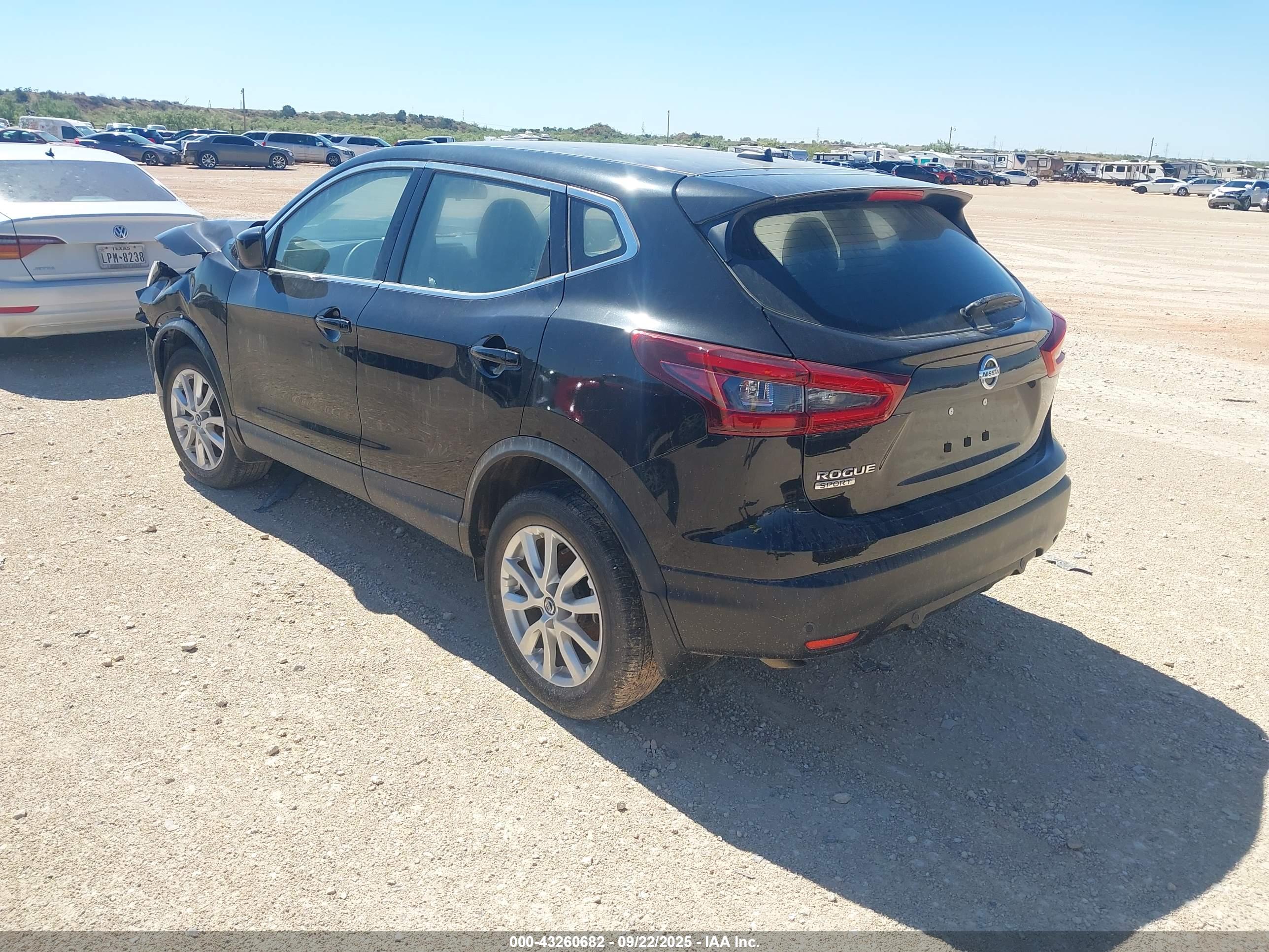 NISSAN ROGUE image 3