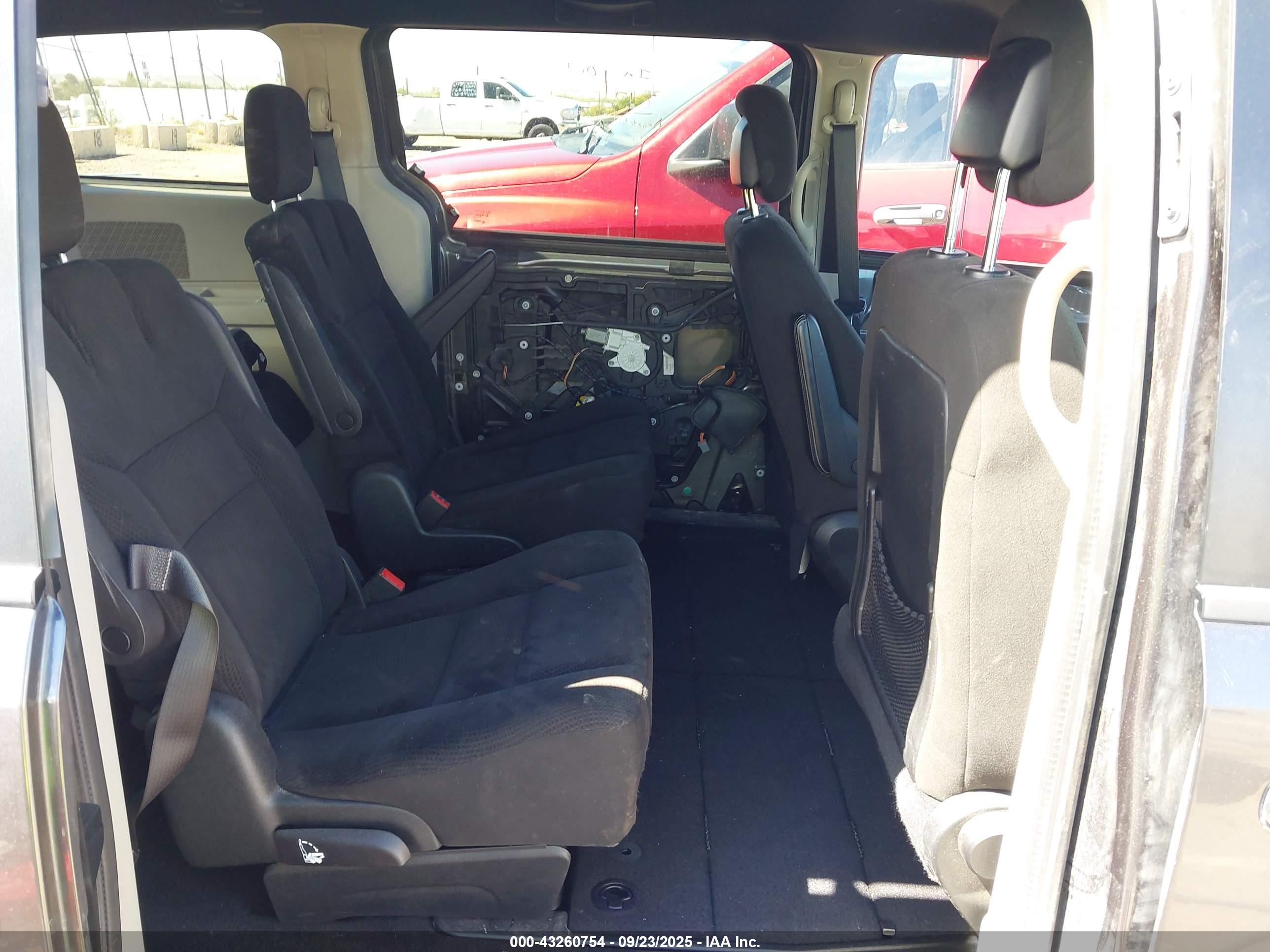 DODGE GRAND image 8