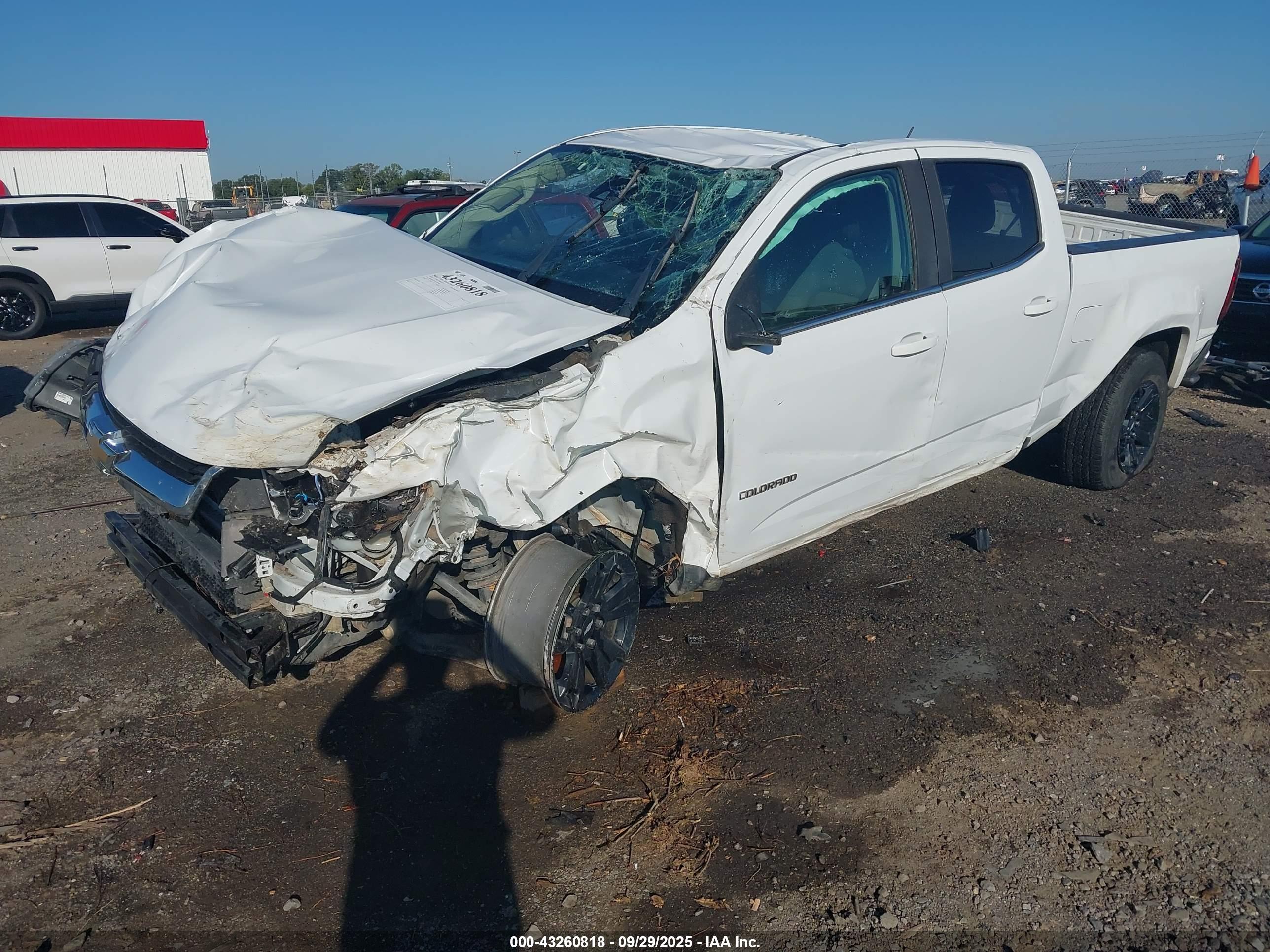CHEVROLET COLORADO image 2