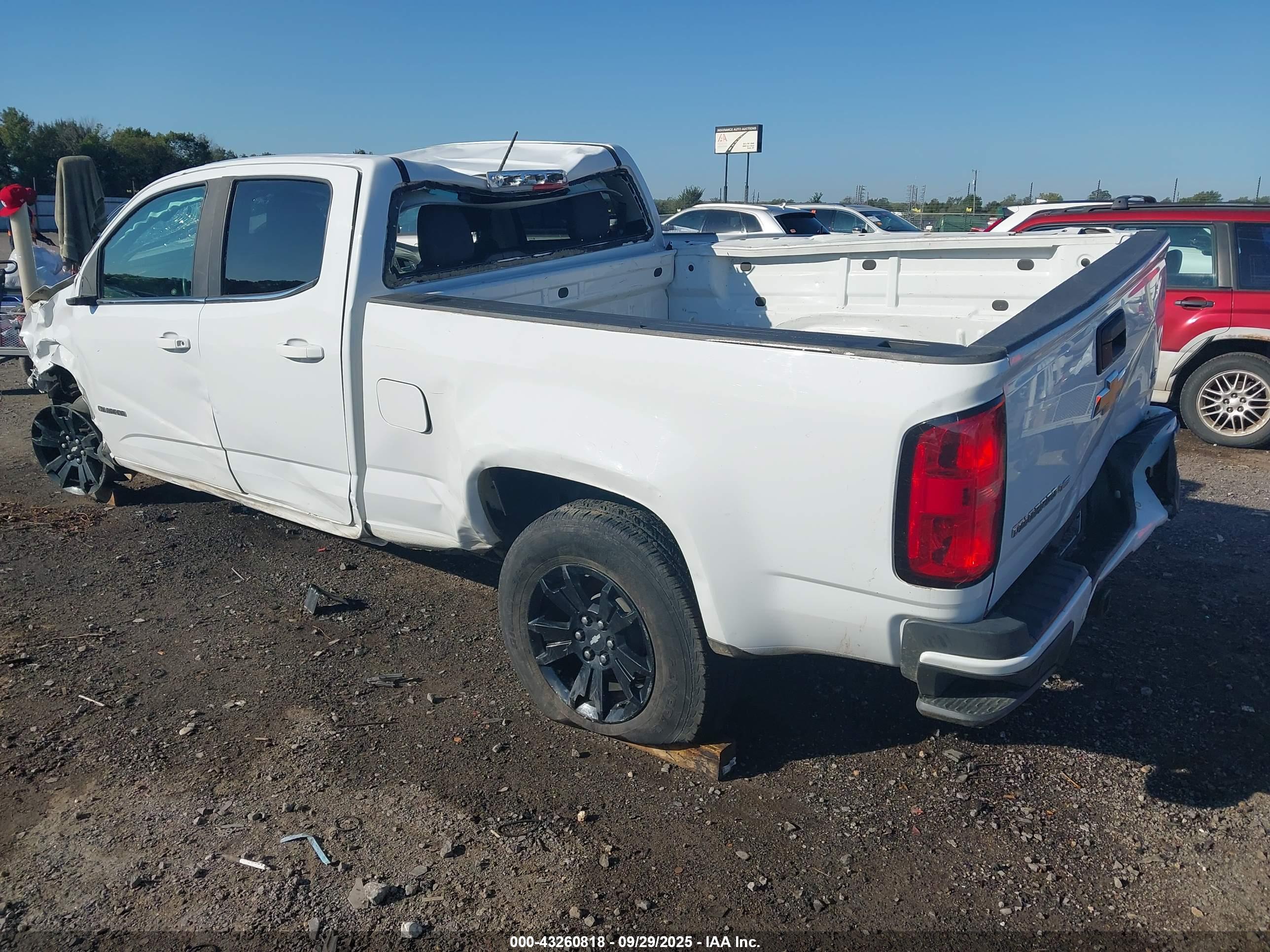CHEVROLET COLORADO image 3
