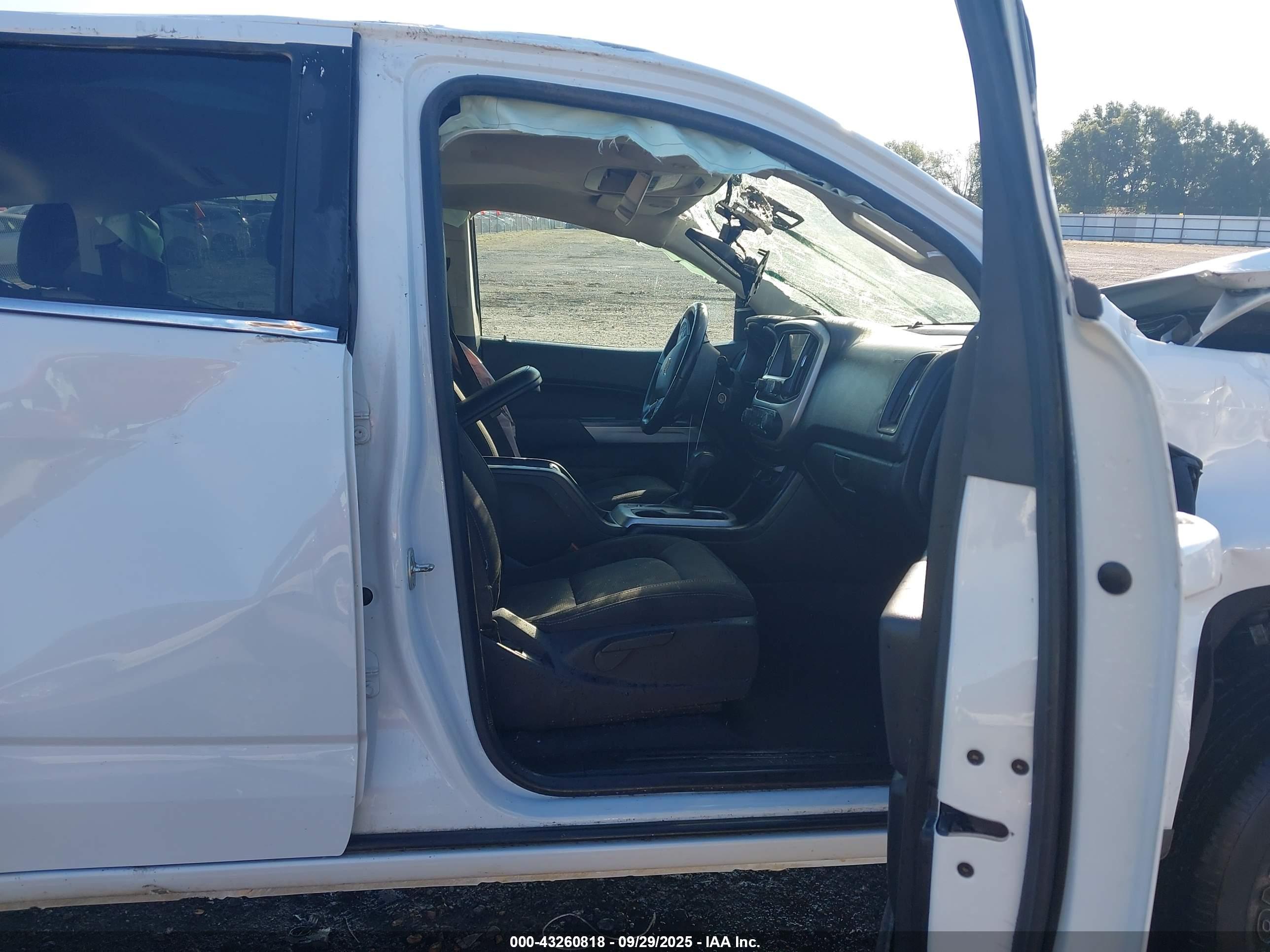 CHEVROLET COLORADO image 5