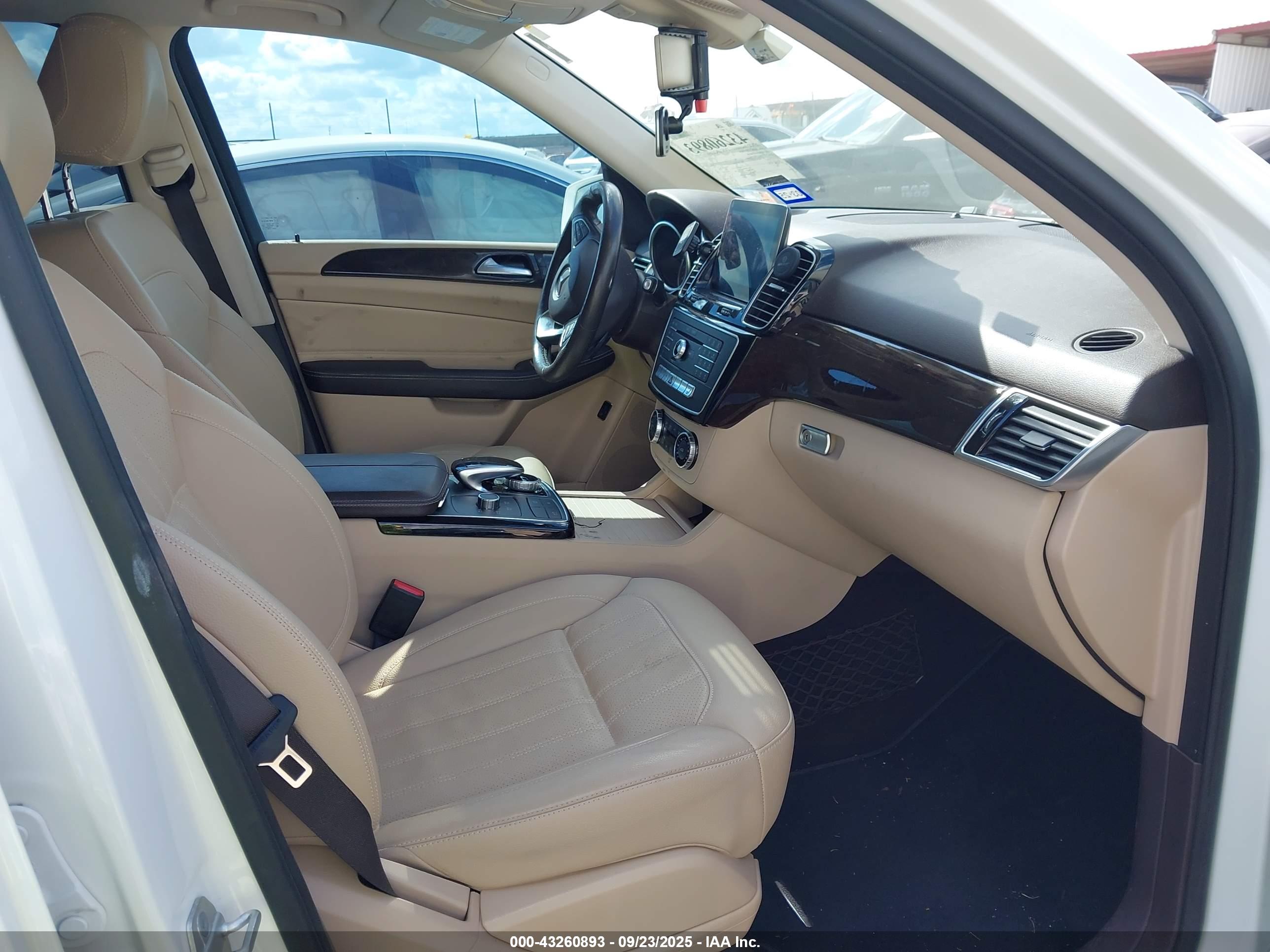 MERCEDES-BENZ GLE image 5