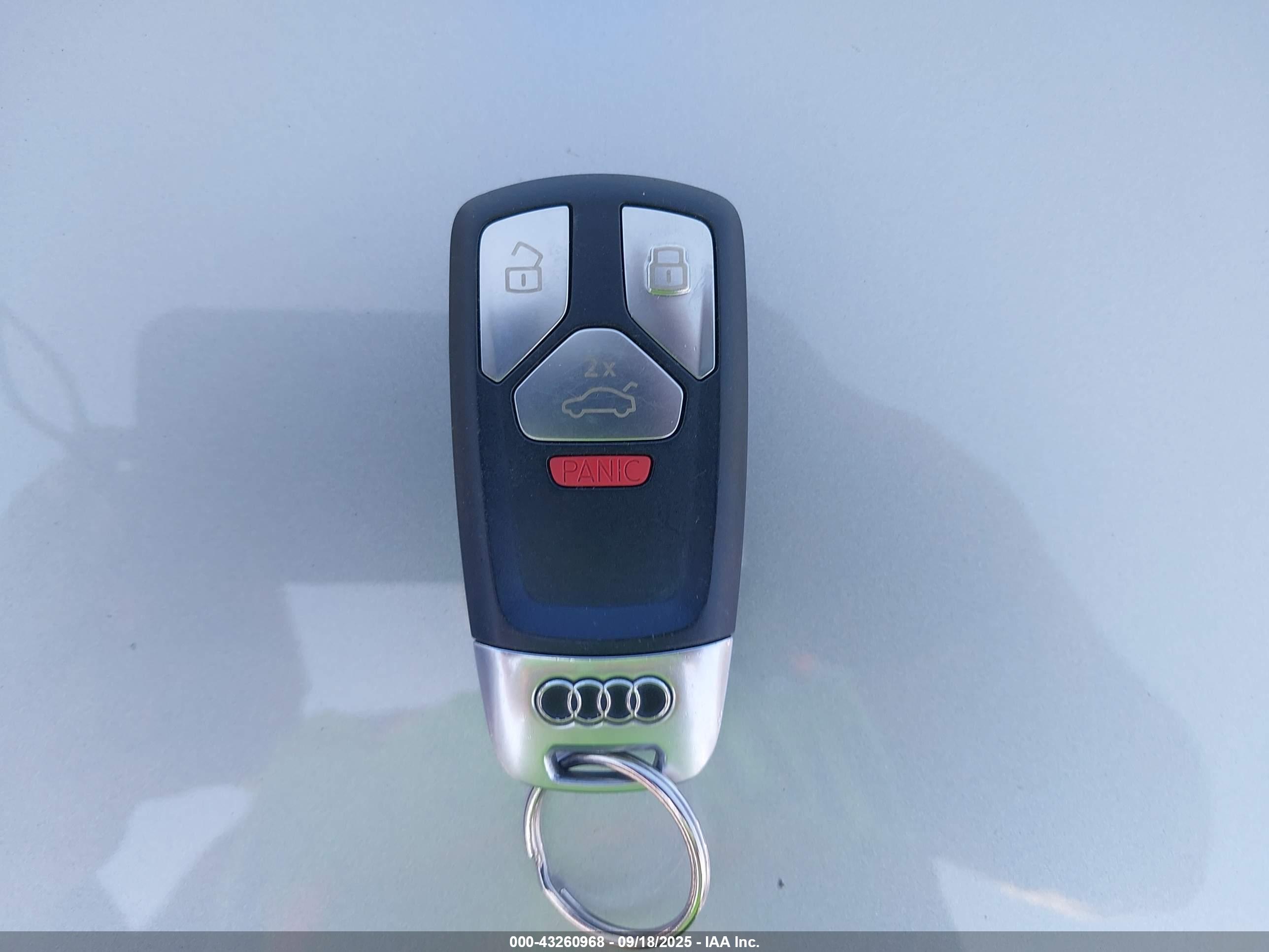 AUDI A4 image 11