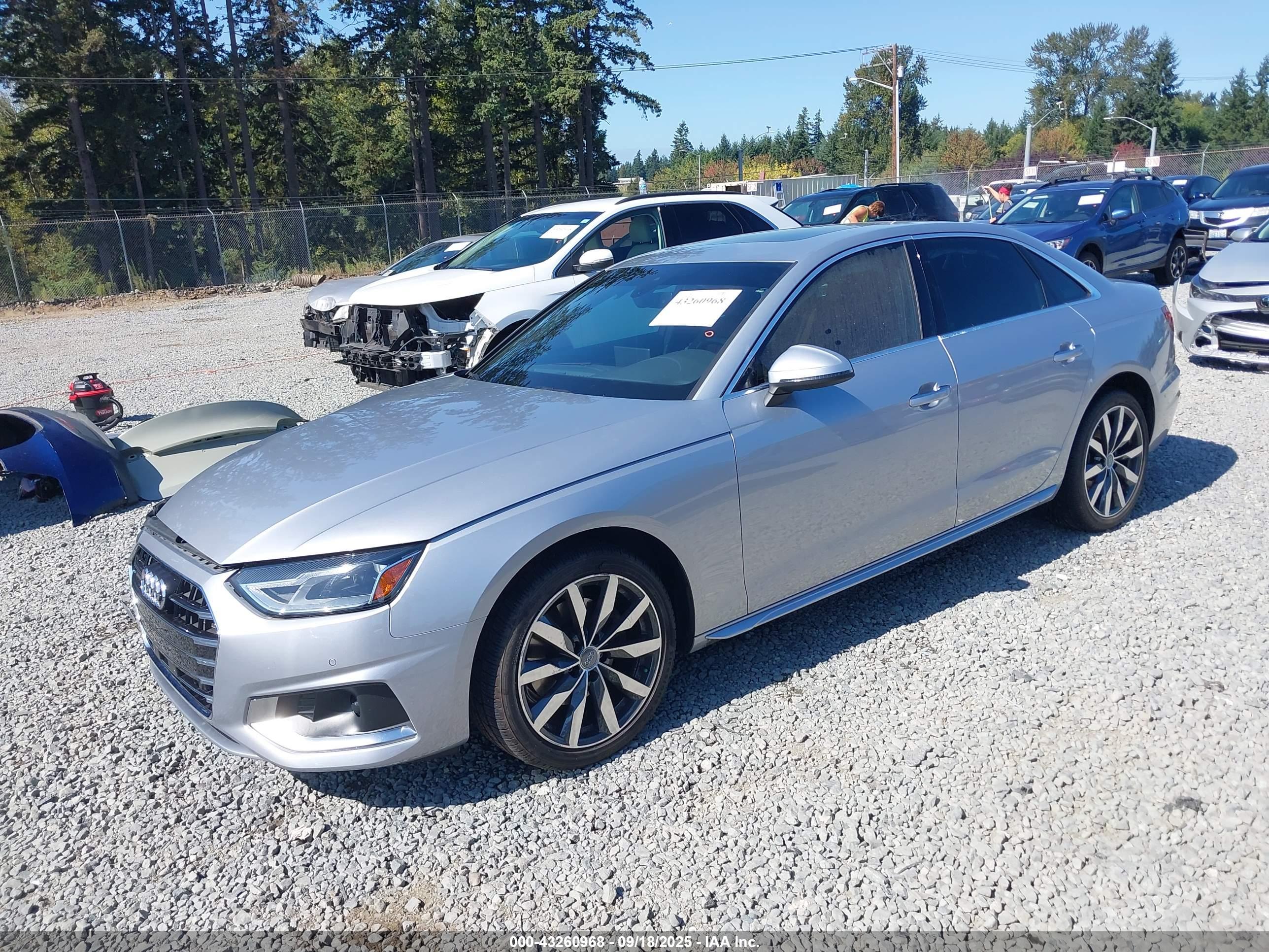 AUDI A4 image 2