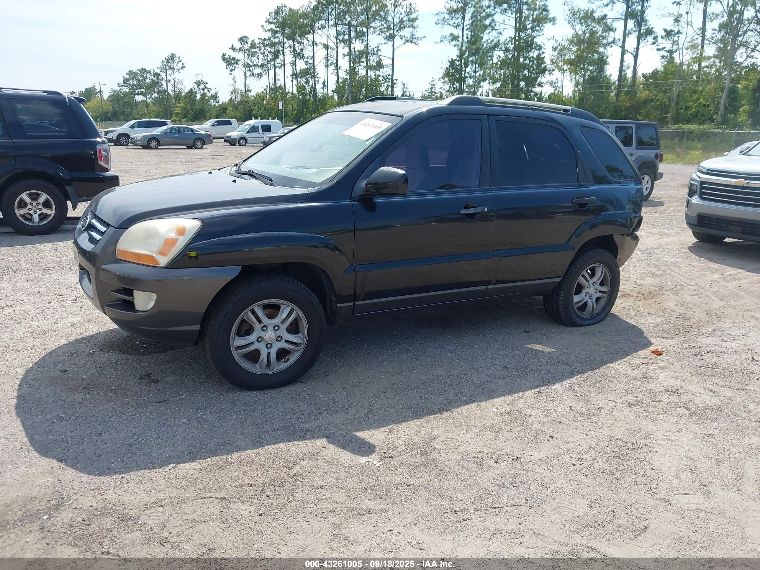 KIA SPORTAGE image 2