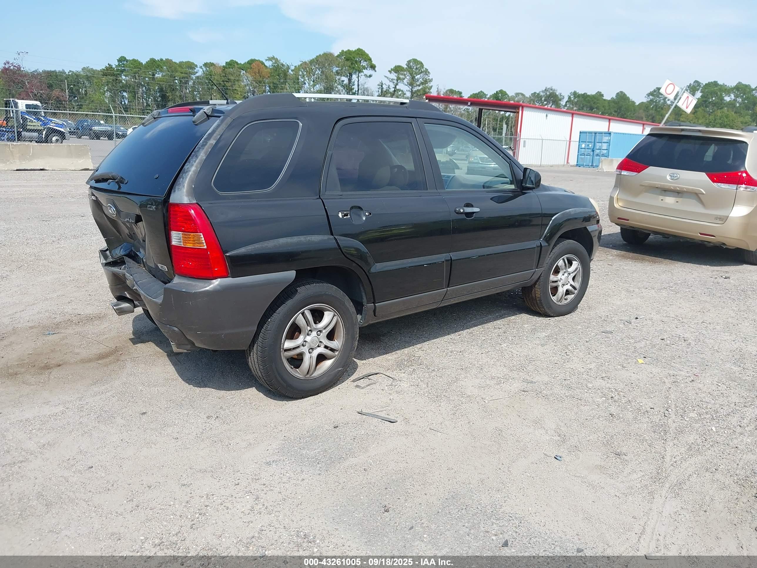 KIA SPORTAGE image 4