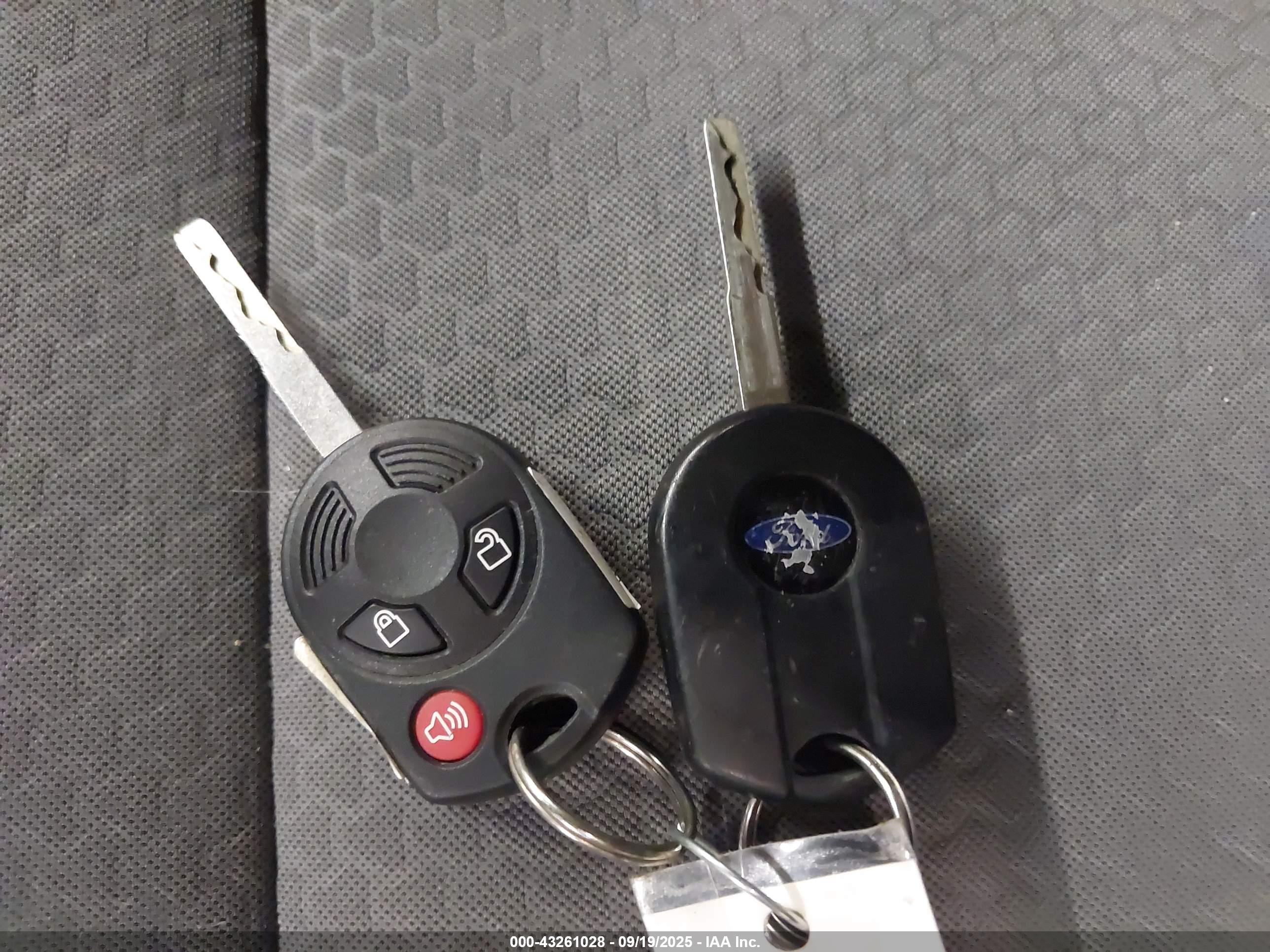 FORD ESCAPE image 11