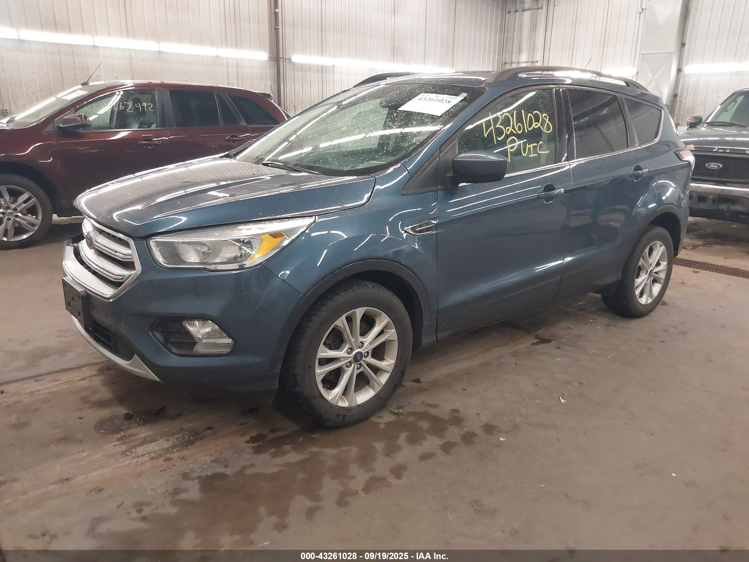 FORD ESCAPE image 2