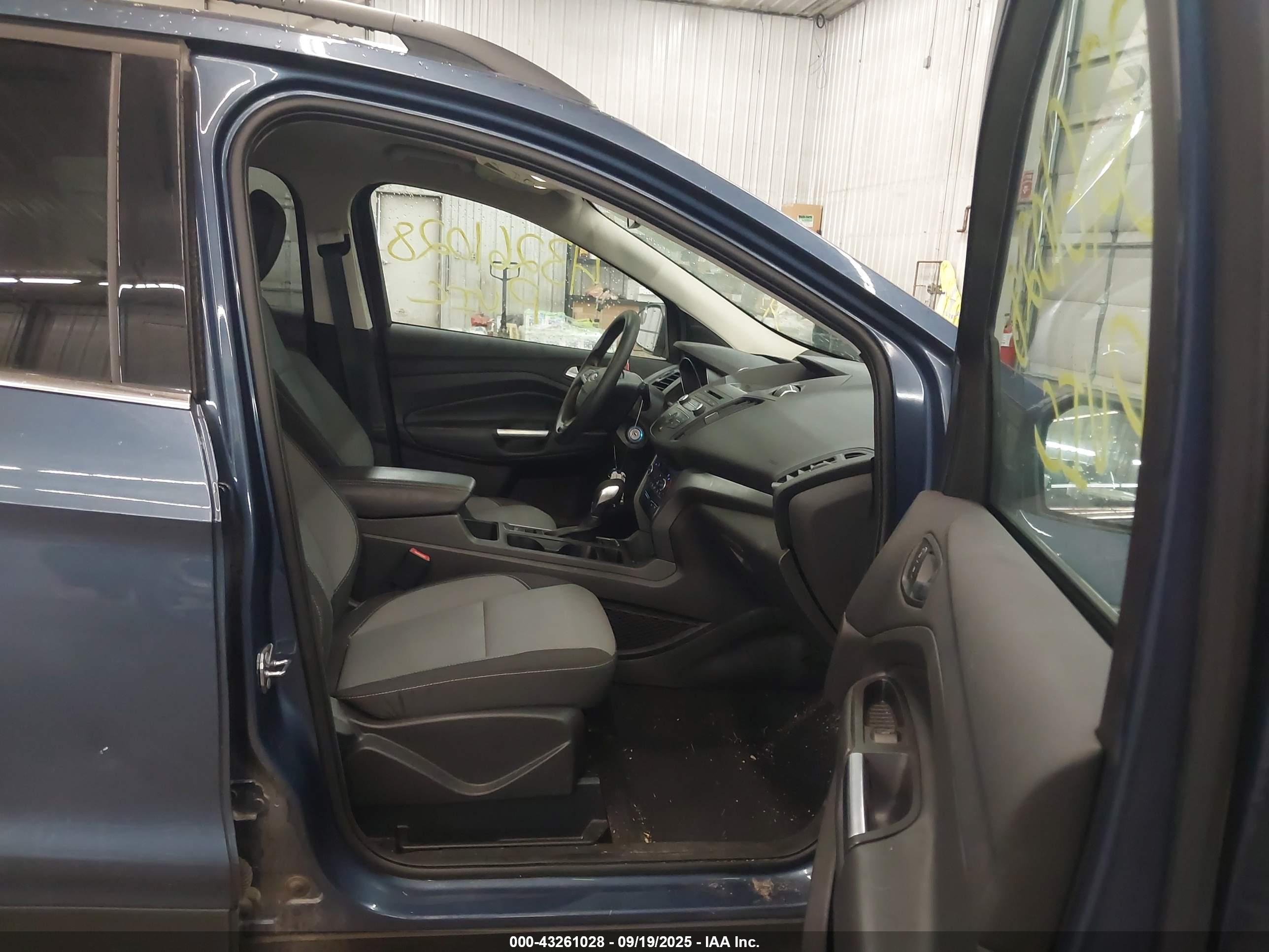 FORD ESCAPE image 5