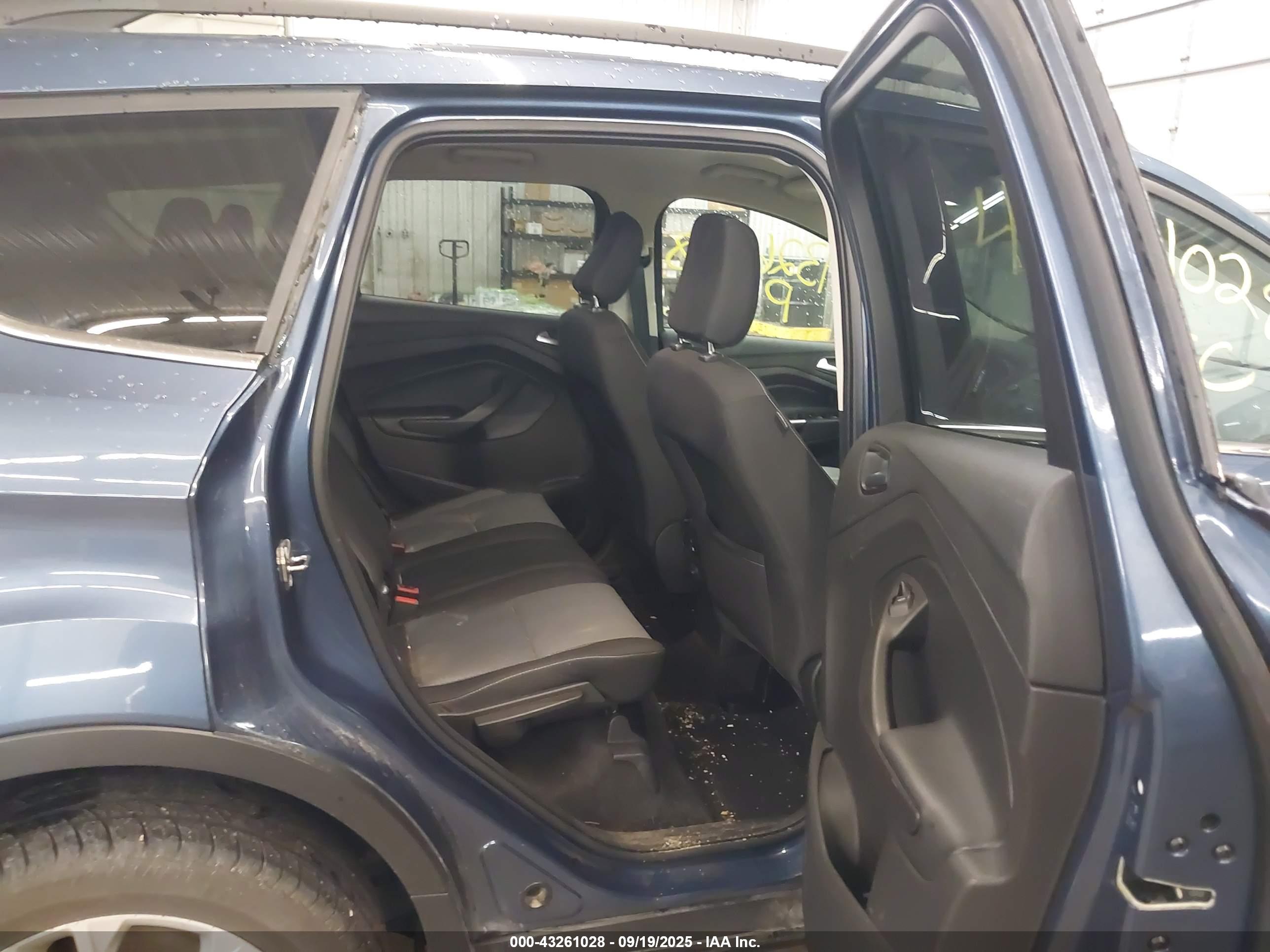 FORD ESCAPE image 8