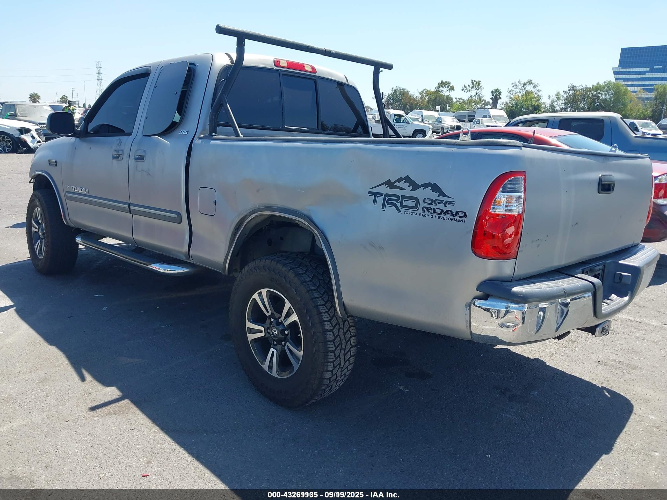 TOYOTA TUNDRA image 3