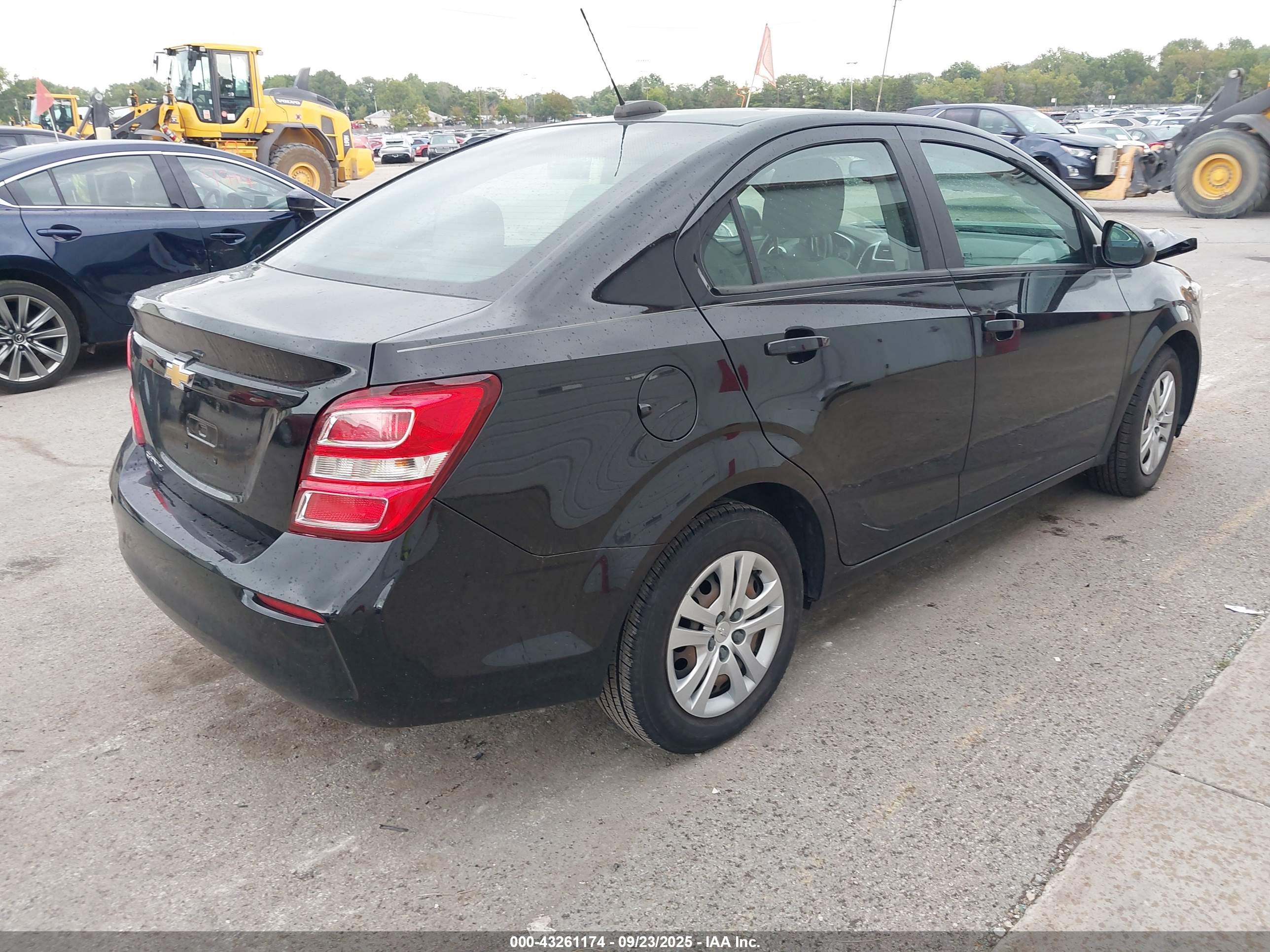 CHEVROLET SONIC image 4