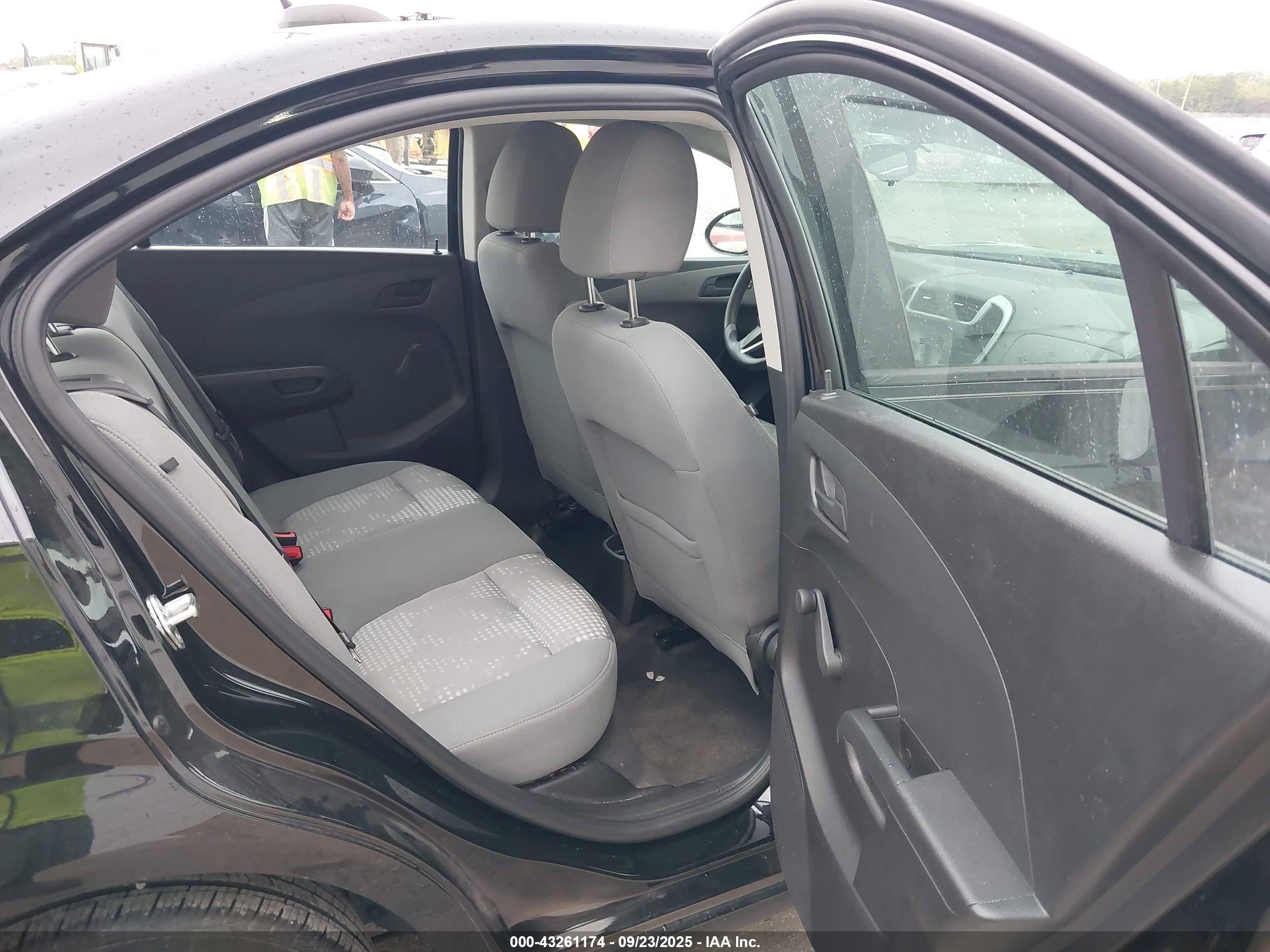 CHEVROLET SONIC image 8