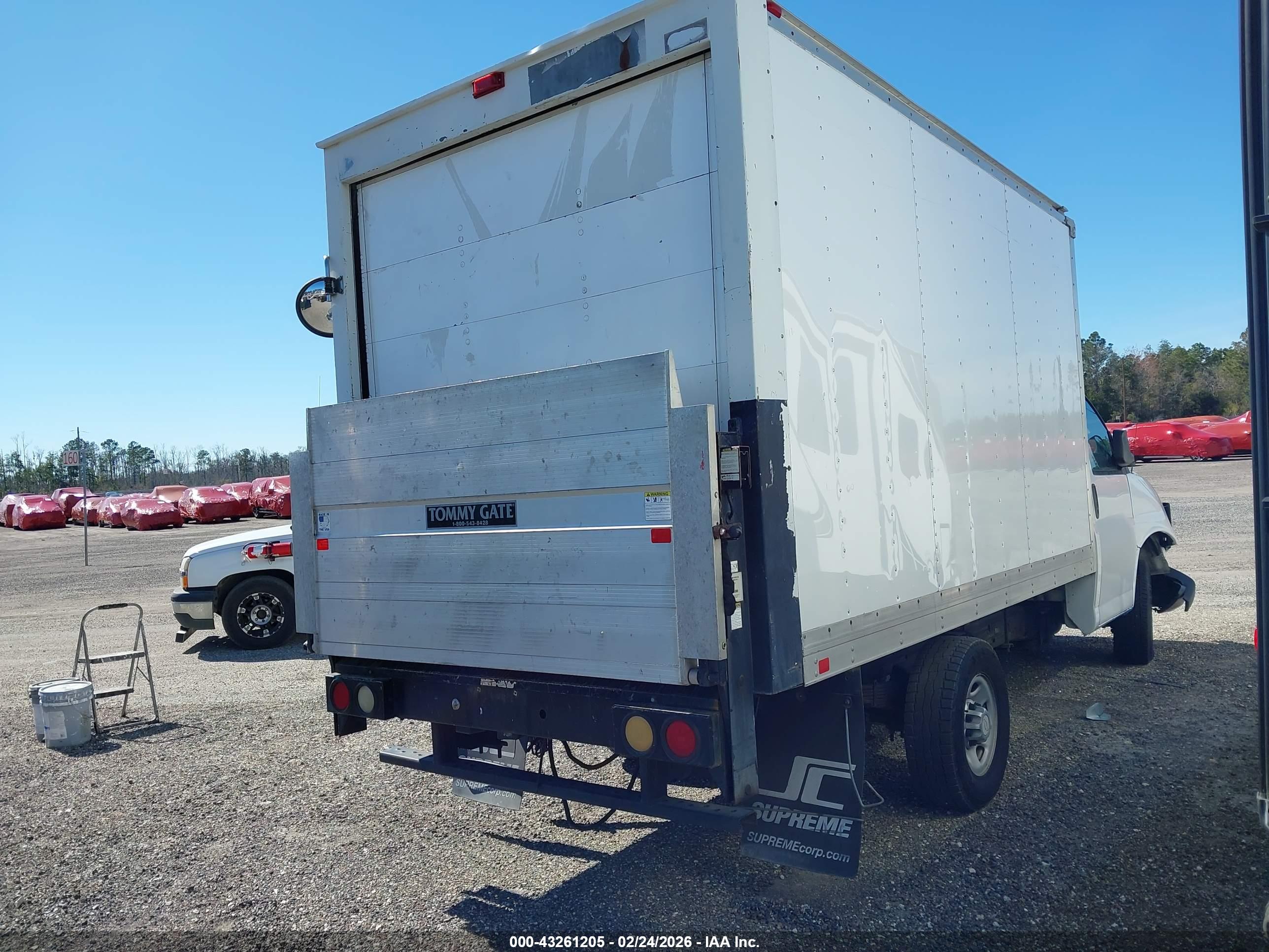 CHEVROLET EXPRESS image 4