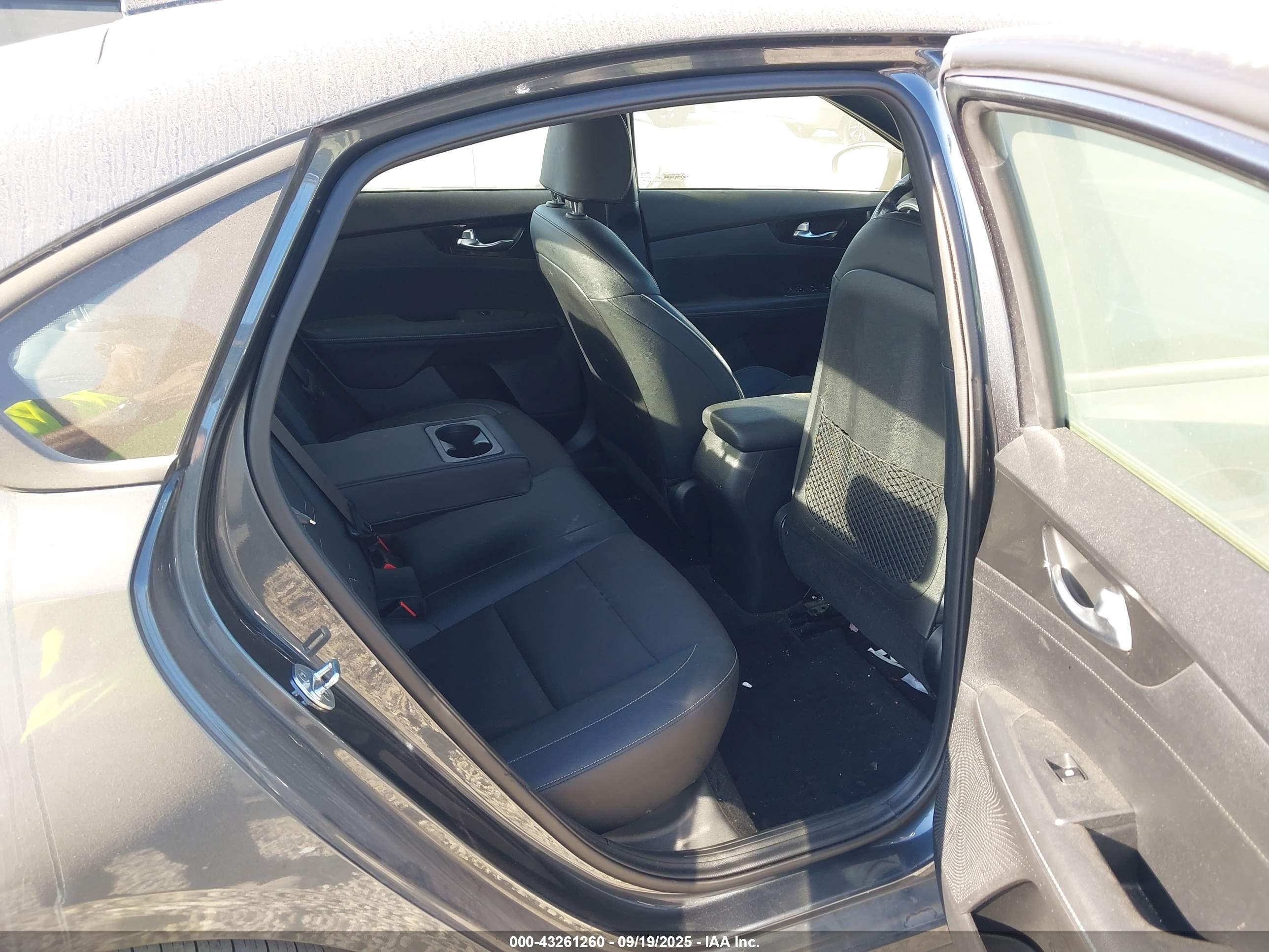 KIA FORTE image 8
