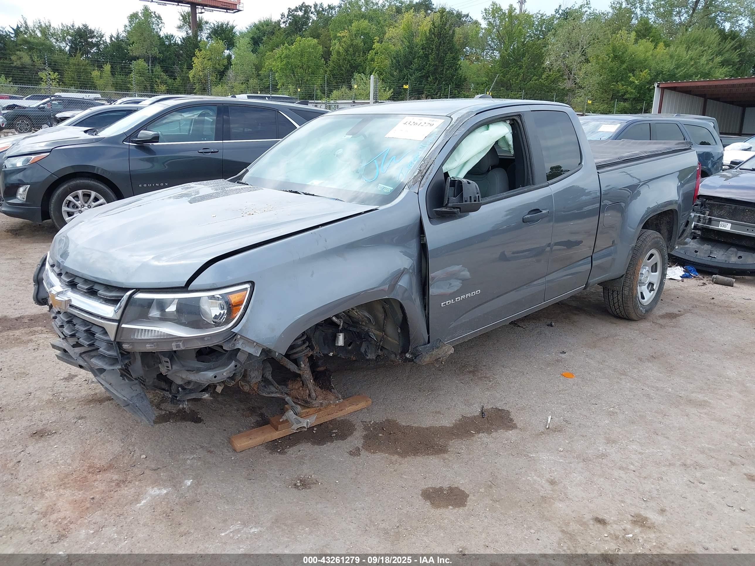 CHEVROLET COLORADO image 2