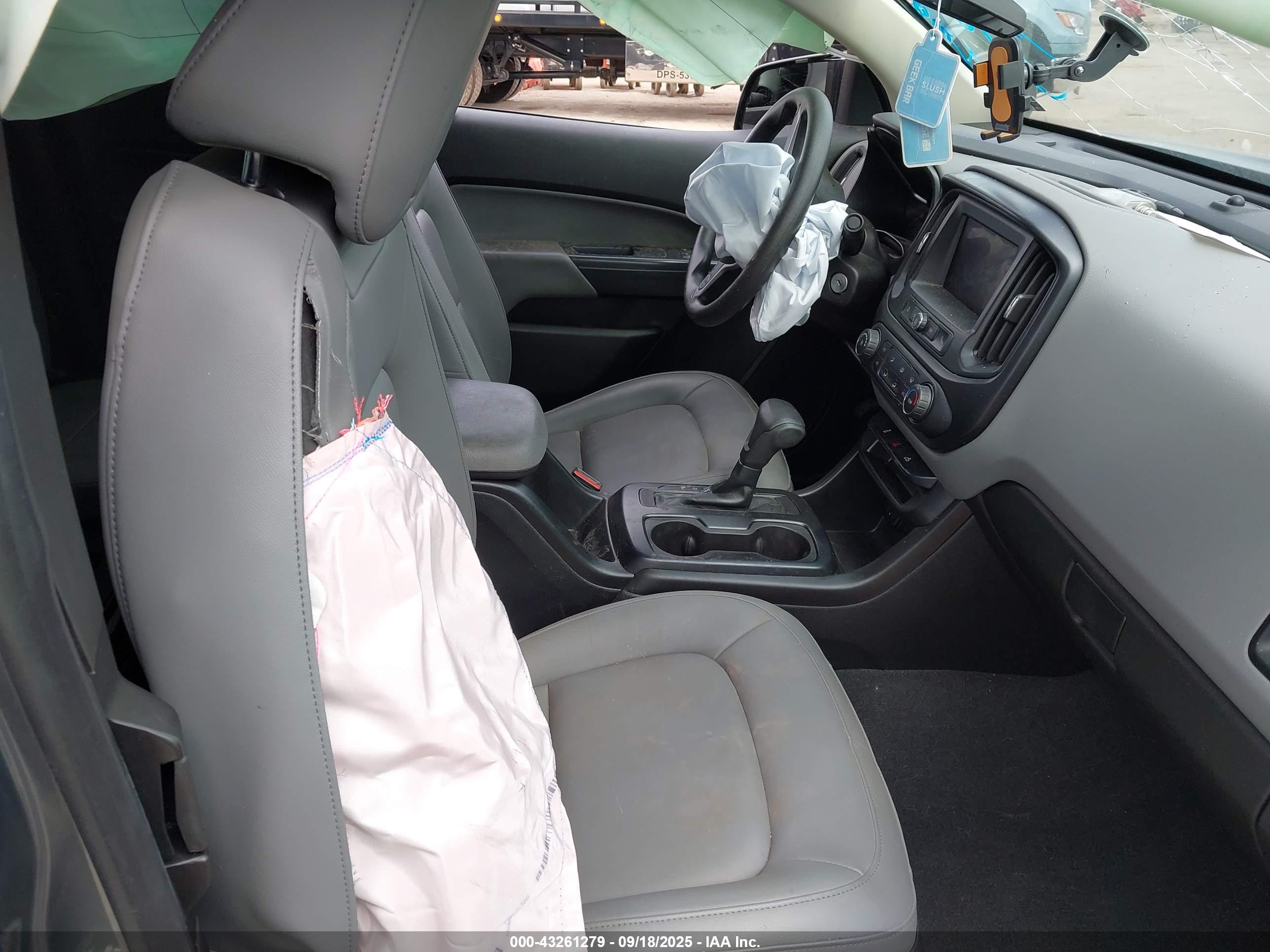 CHEVROLET COLORADO image 5
