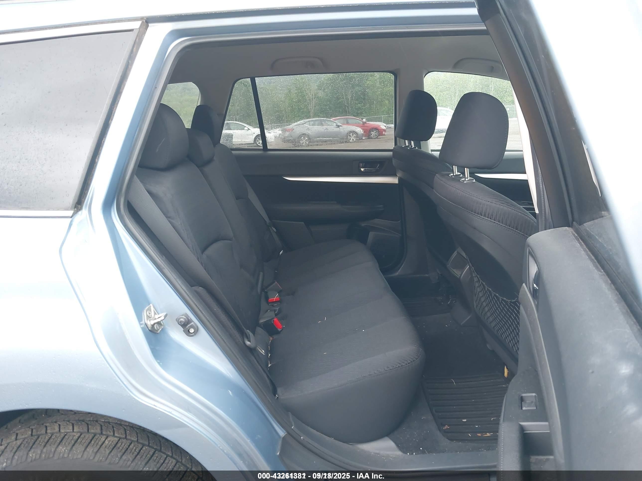 SUBARU OUTBACK image 8