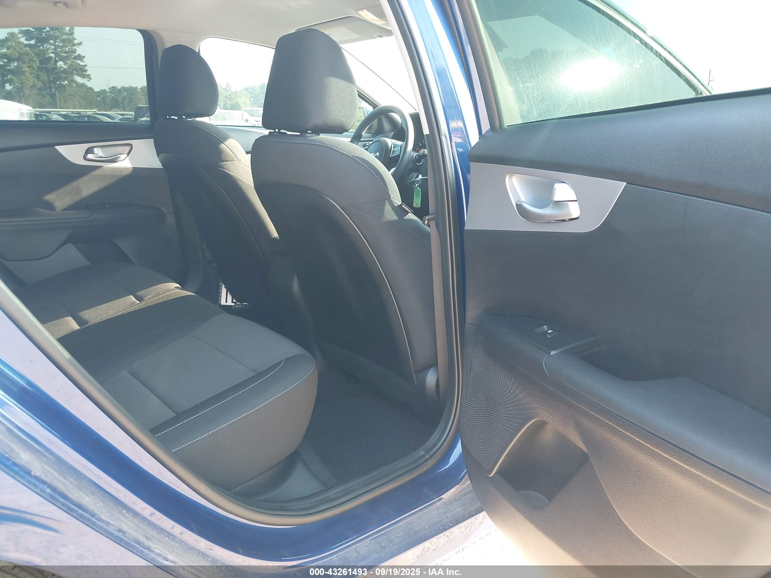 KIA FORTE image 8