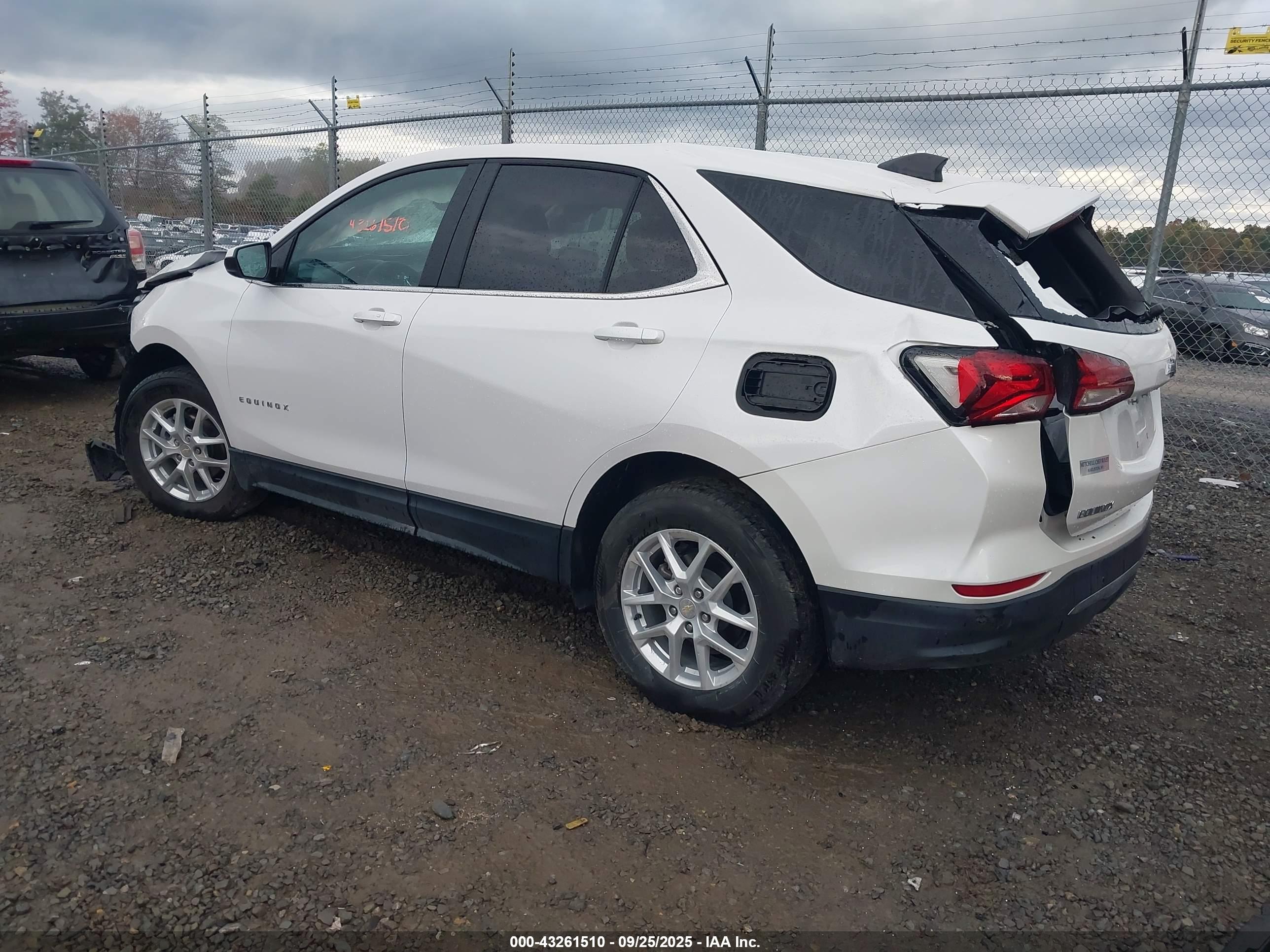CHEVROLET EQUINOX image 3
