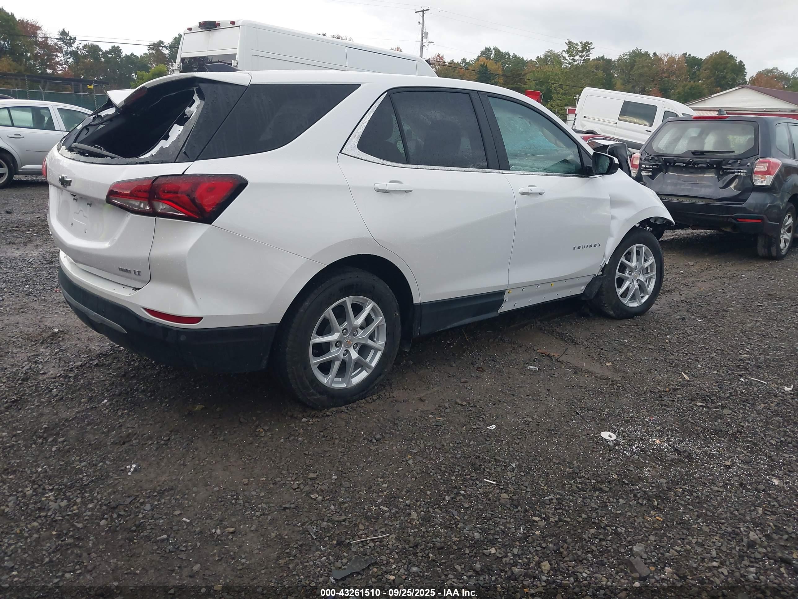 CHEVROLET EQUINOX image 4
