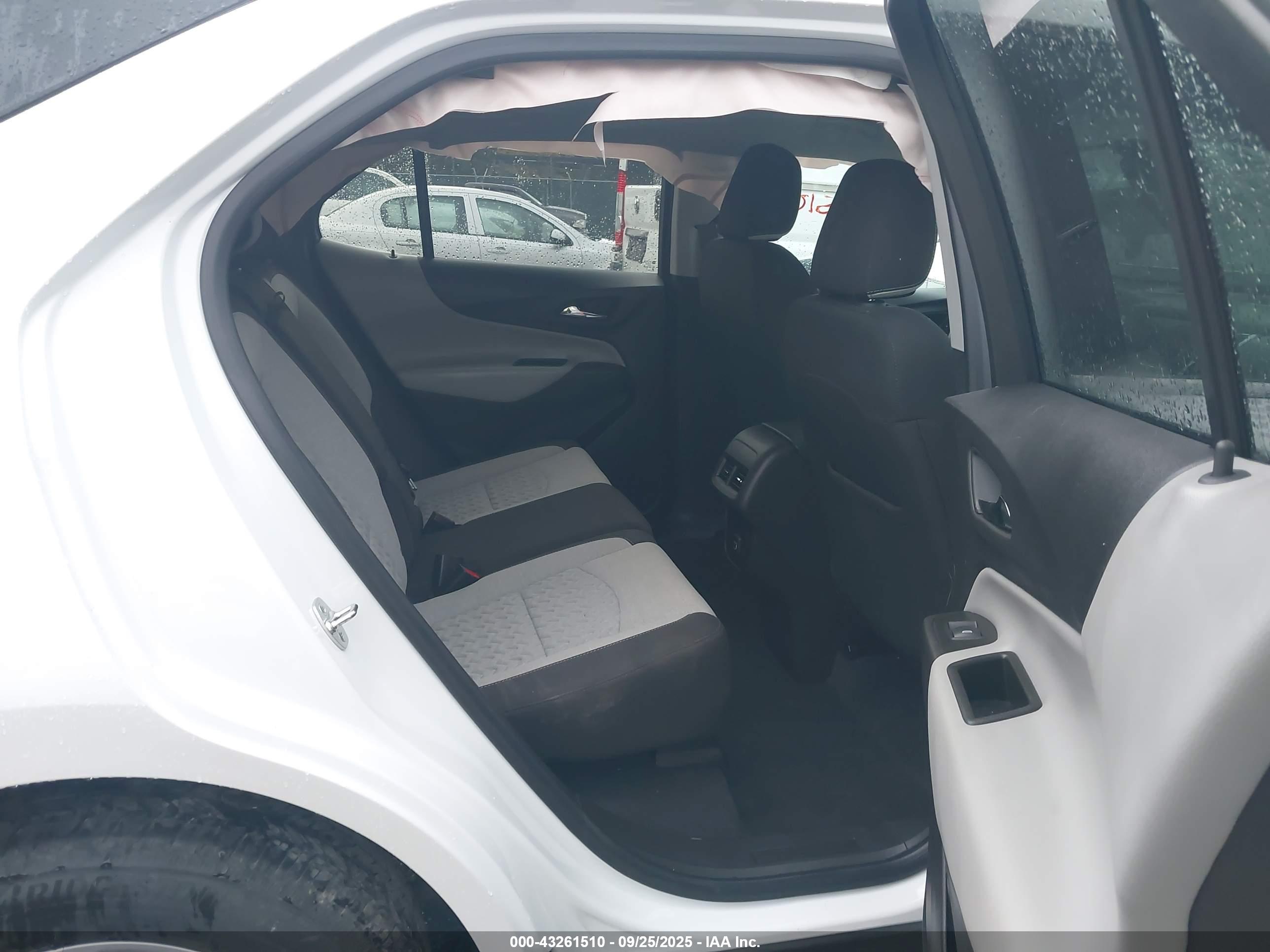 CHEVROLET EQUINOX image 8