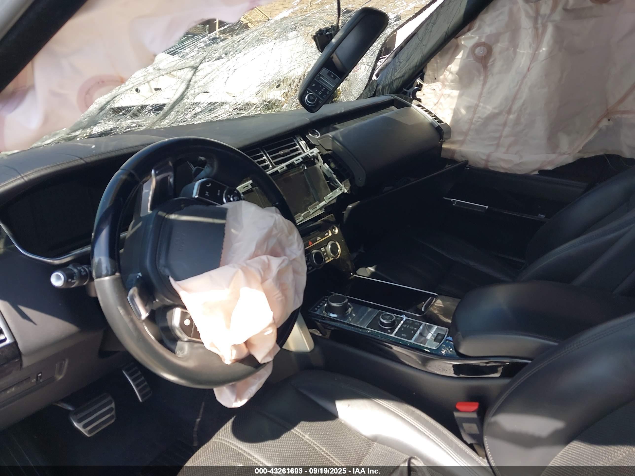 LAND ROVER image 5