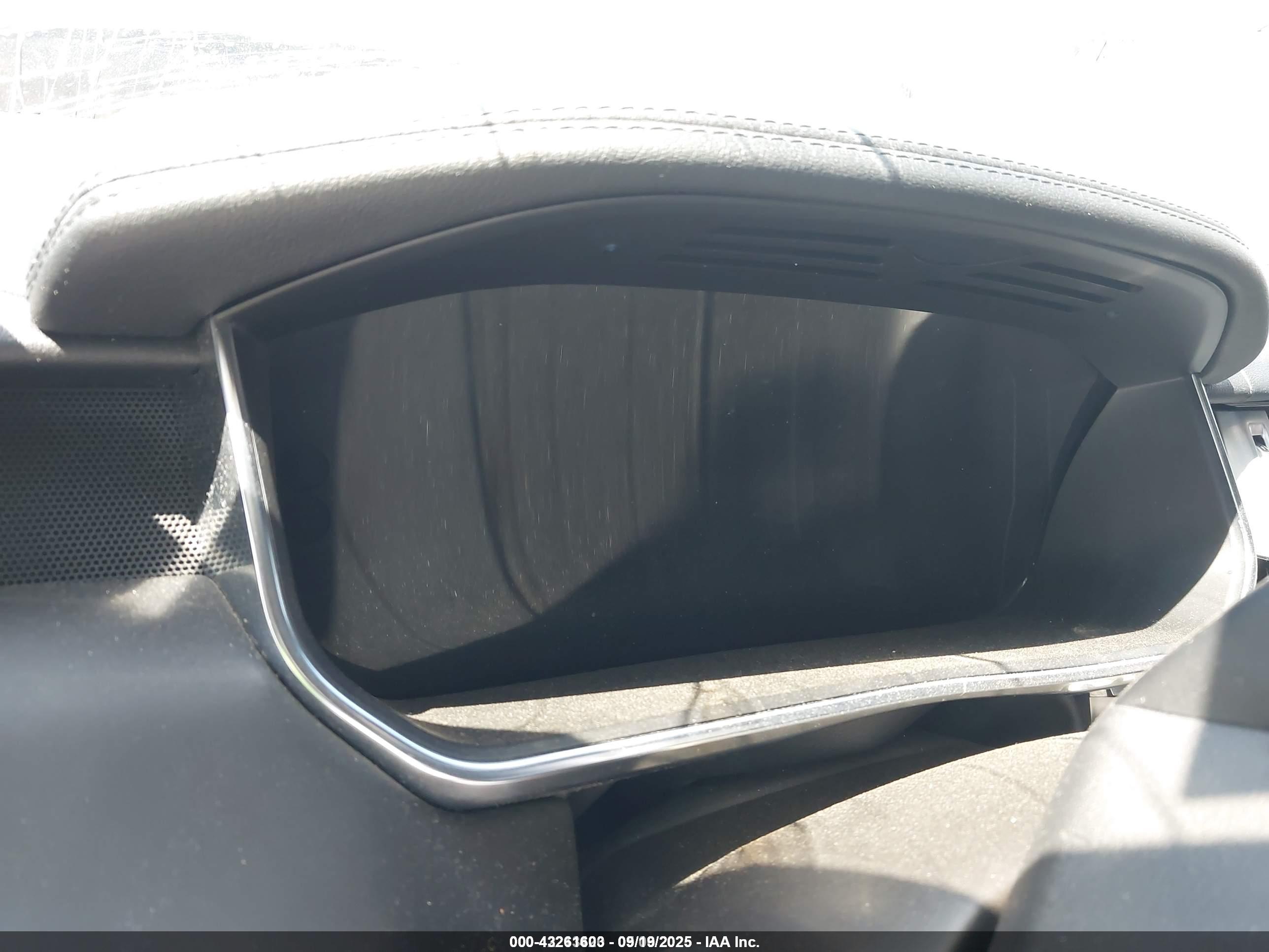 LAND ROVER image 7