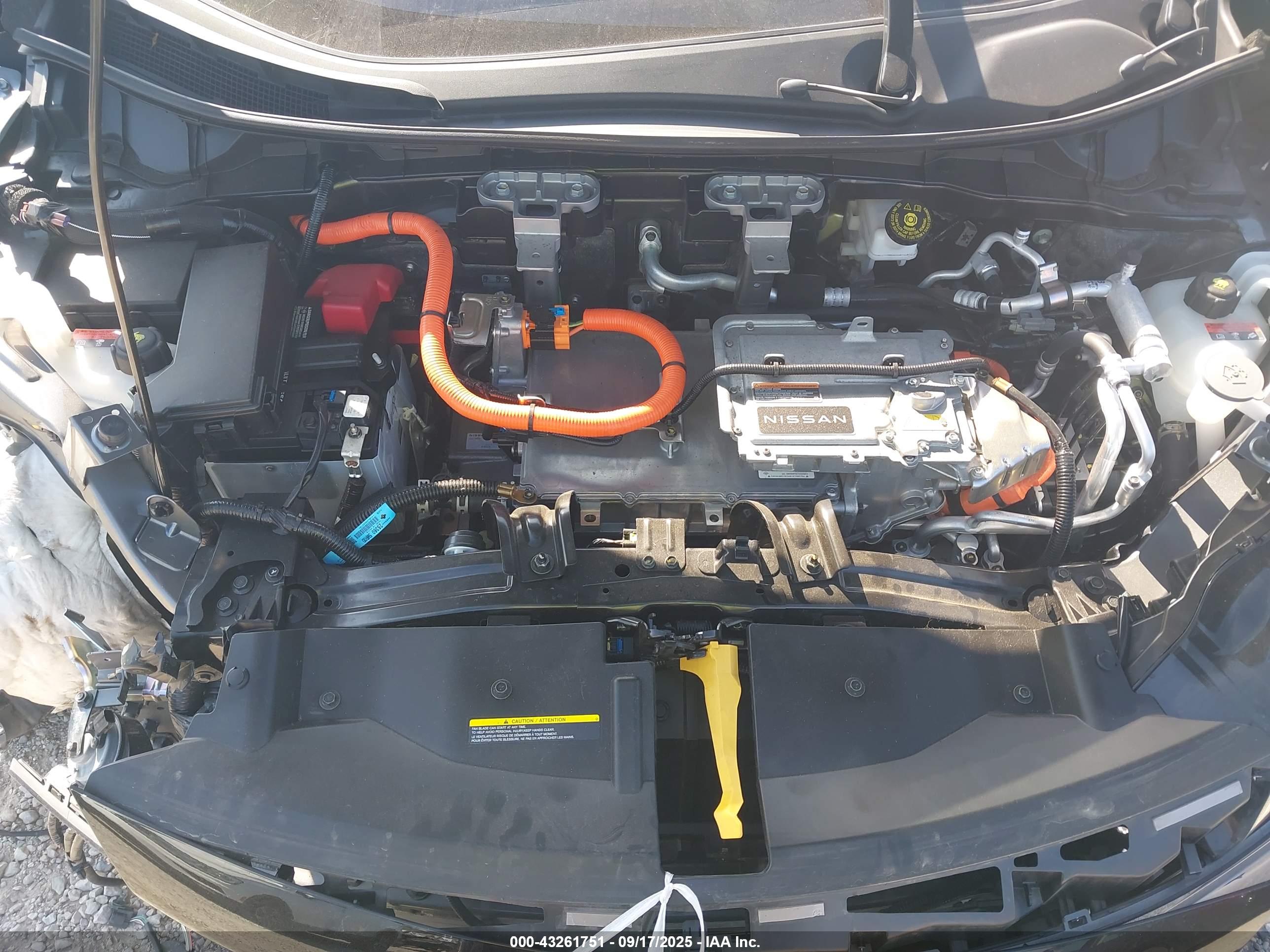 NISSAN ARIYA image 10