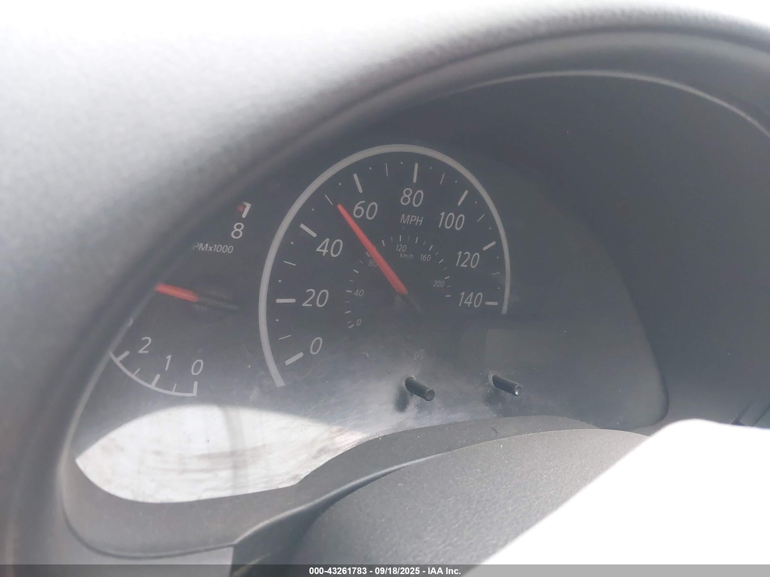 NISSAN VERSA image 7