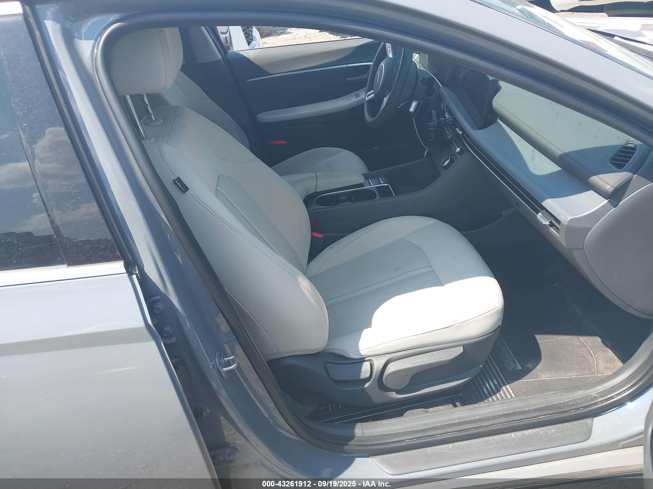 HYUNDAI SONATA image 5