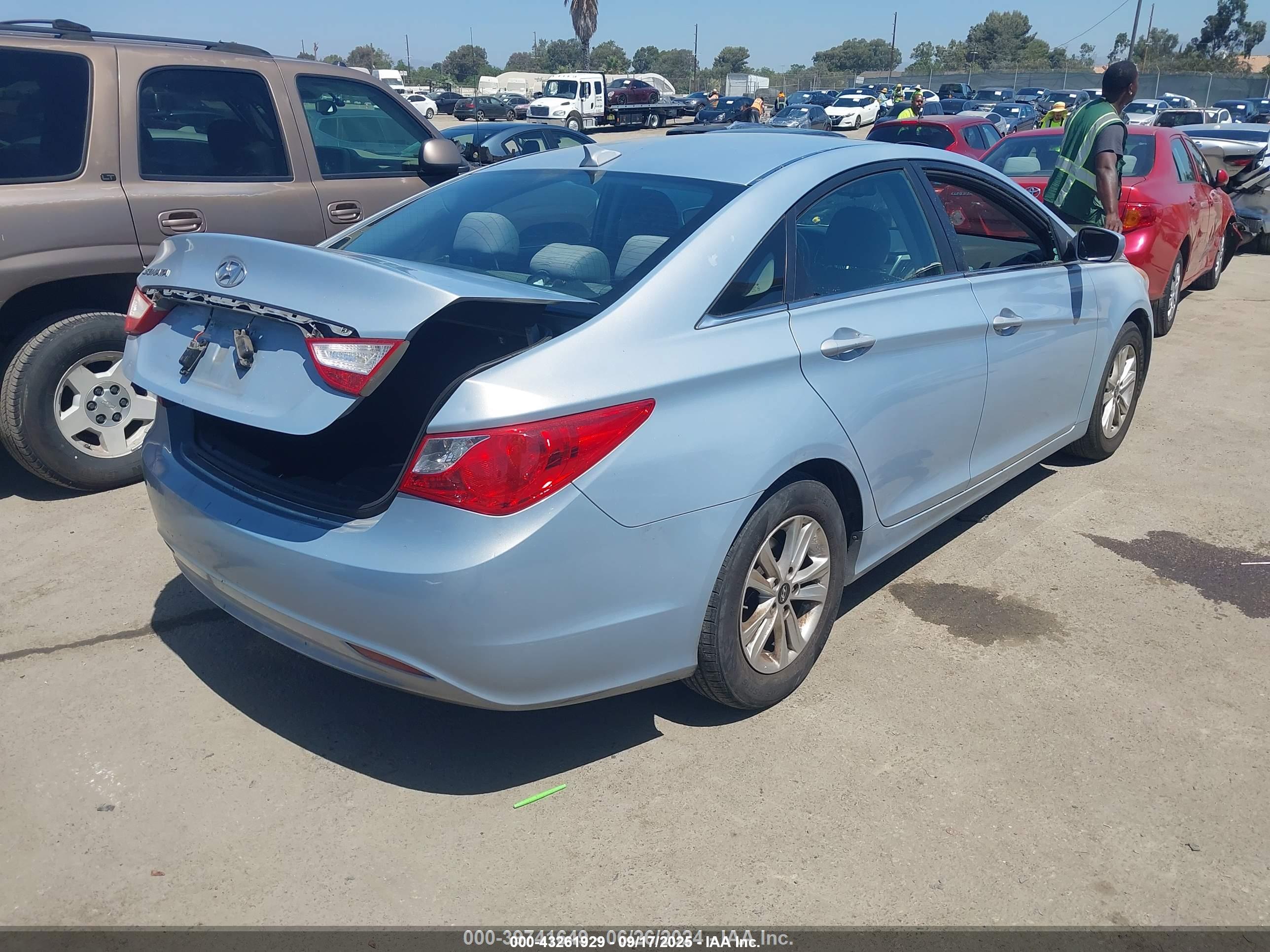 HYUNDAI SONATA image 4
