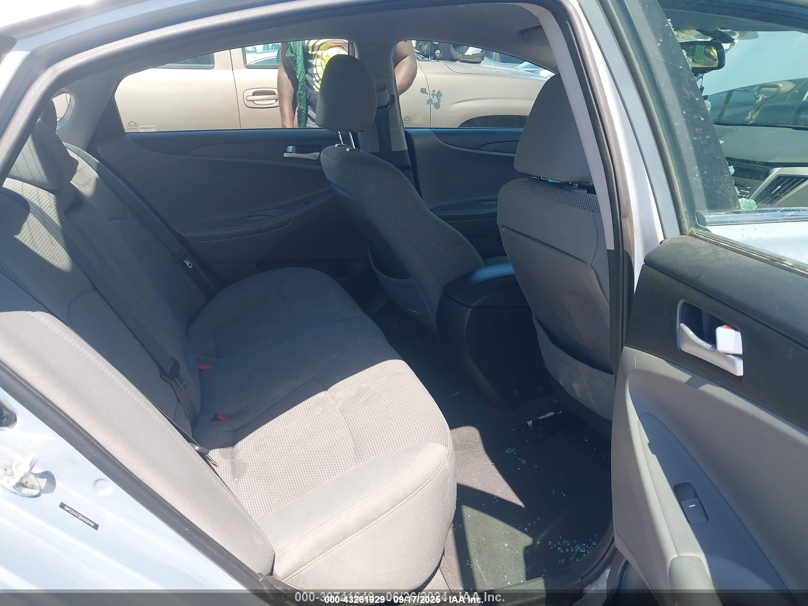 HYUNDAI SONATA image 8