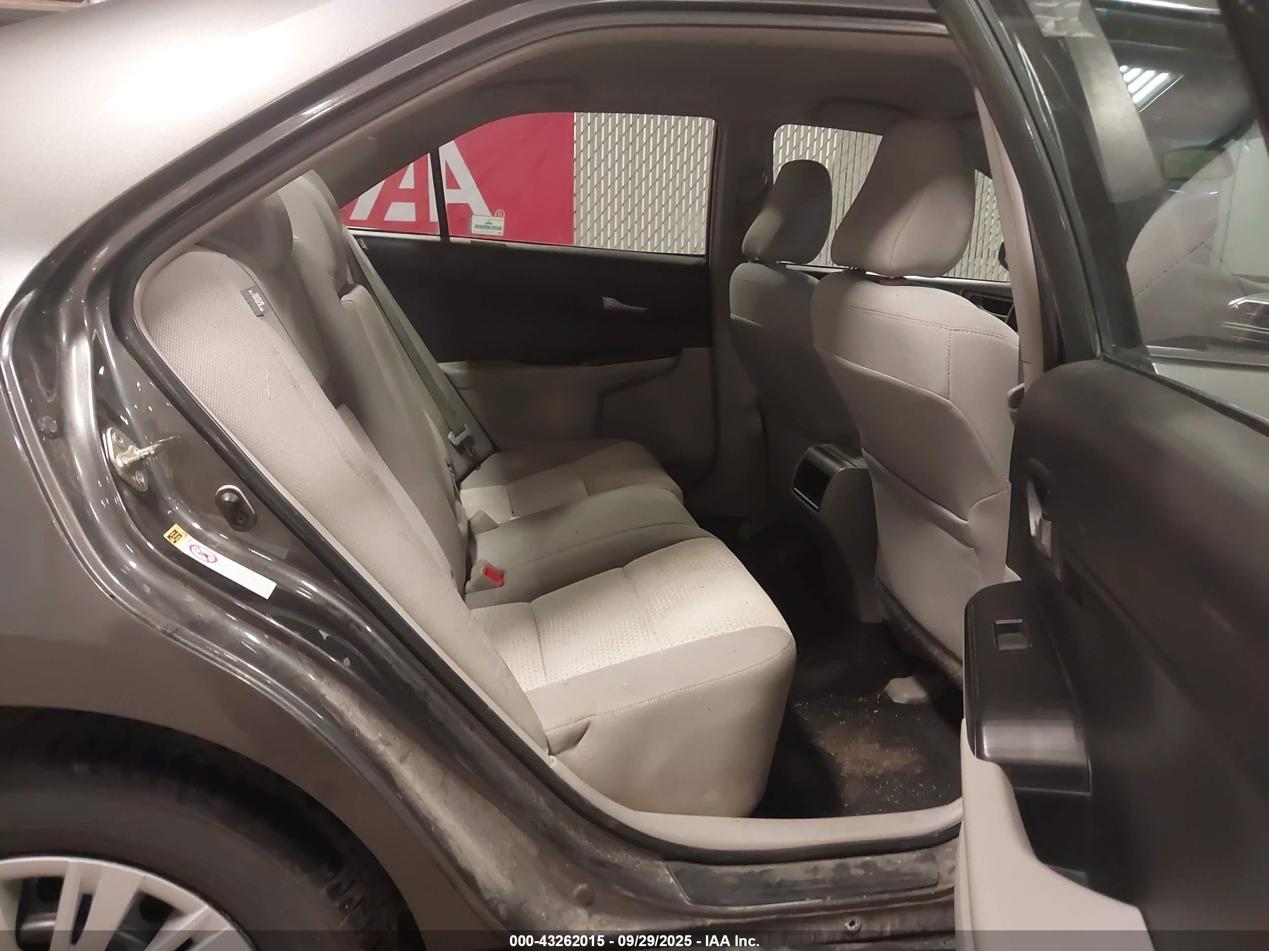 TOYOTA CAMRY image 8