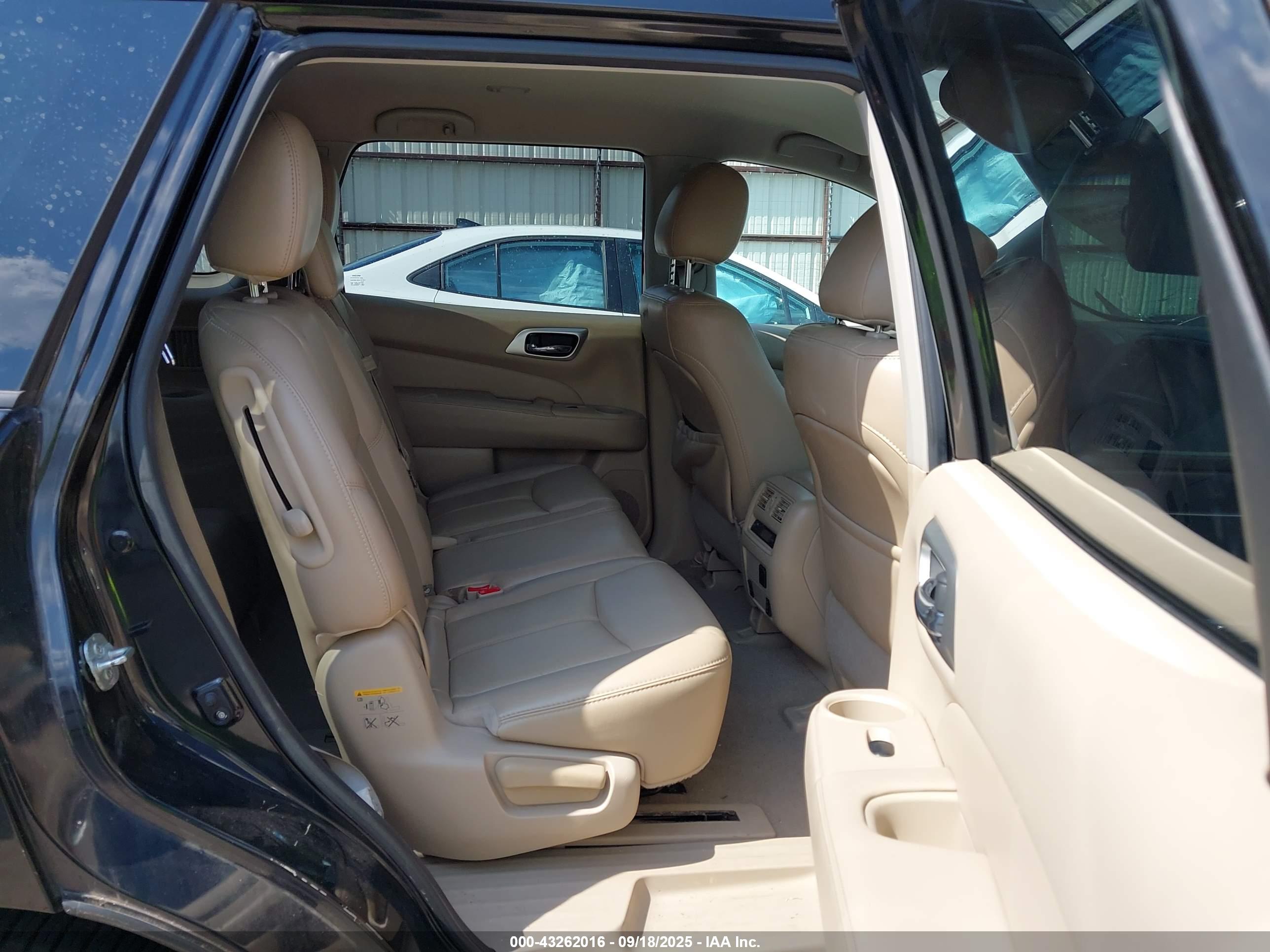 NISSAN PATHFINDER image 8