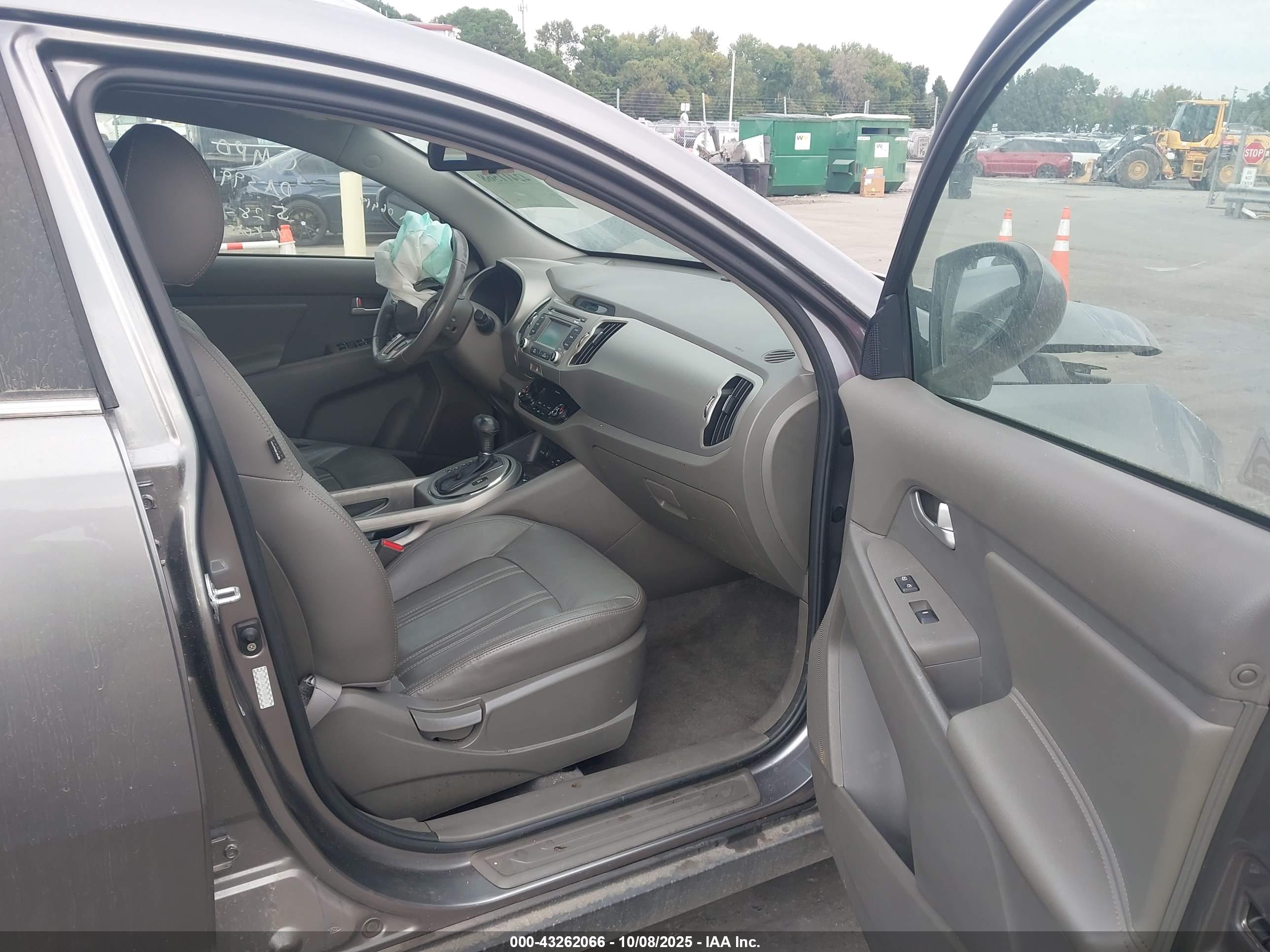 KIA SPORTAGE image 5