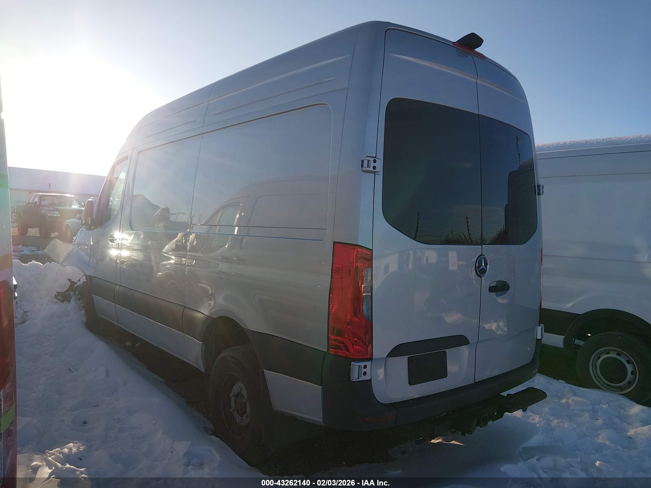 MERCEDES-BENZ SPRINTER image 3