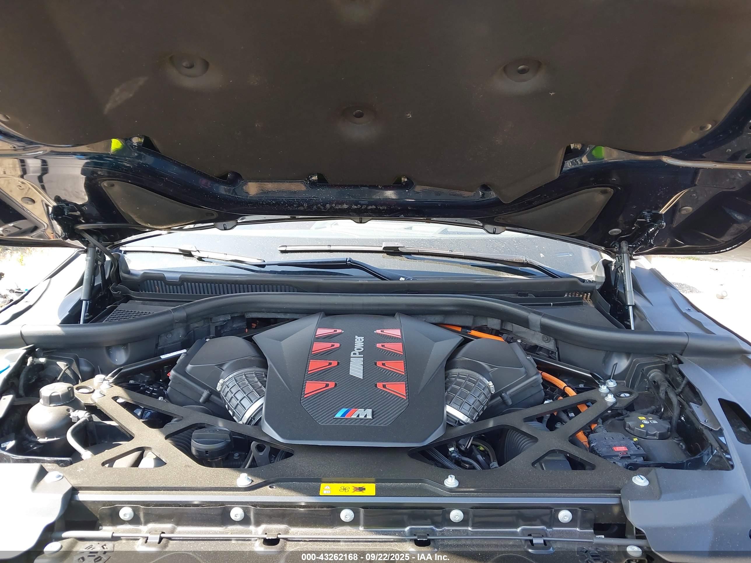 BMW XM image 10