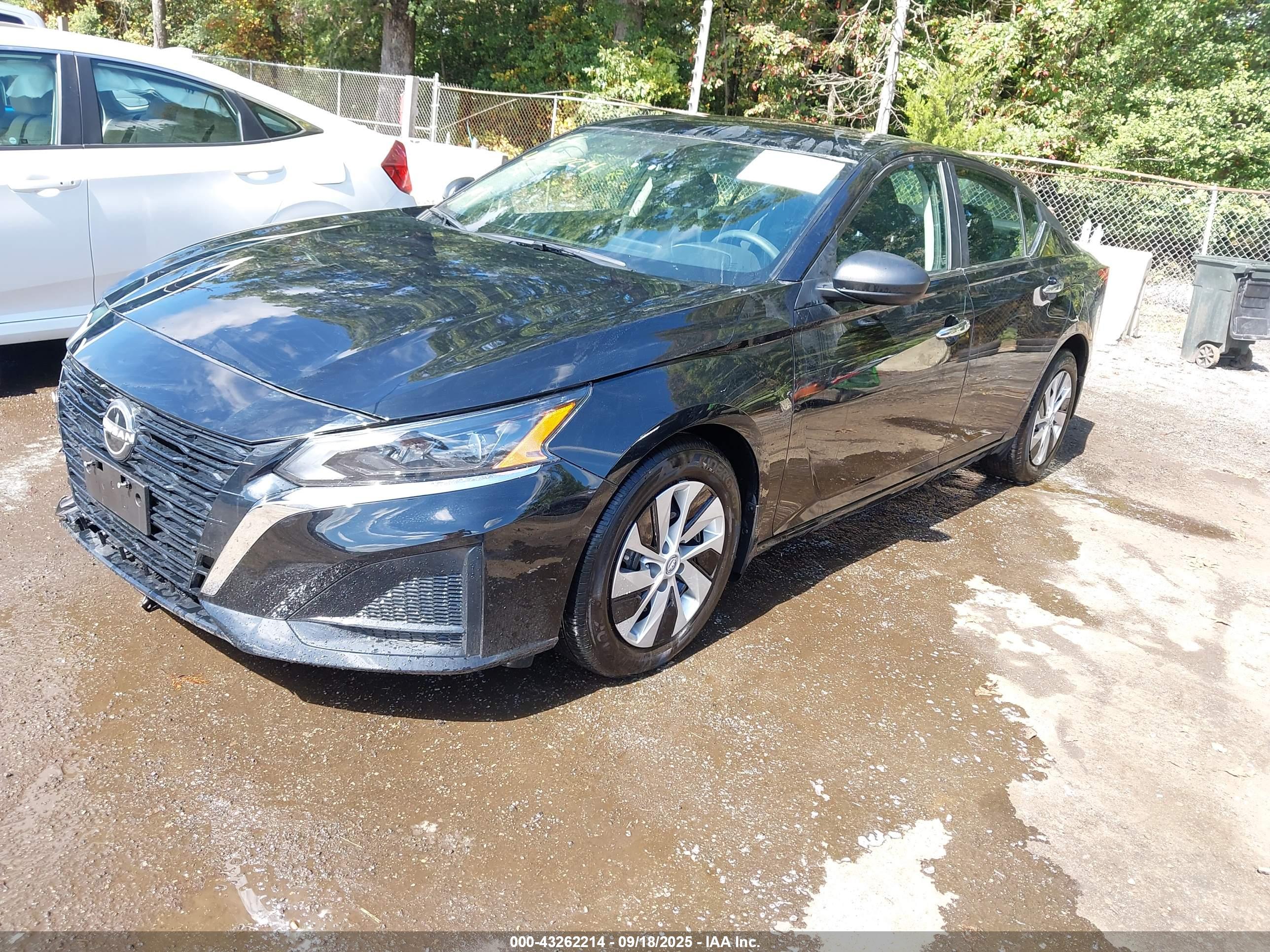 NISSAN ALTIMA image 2