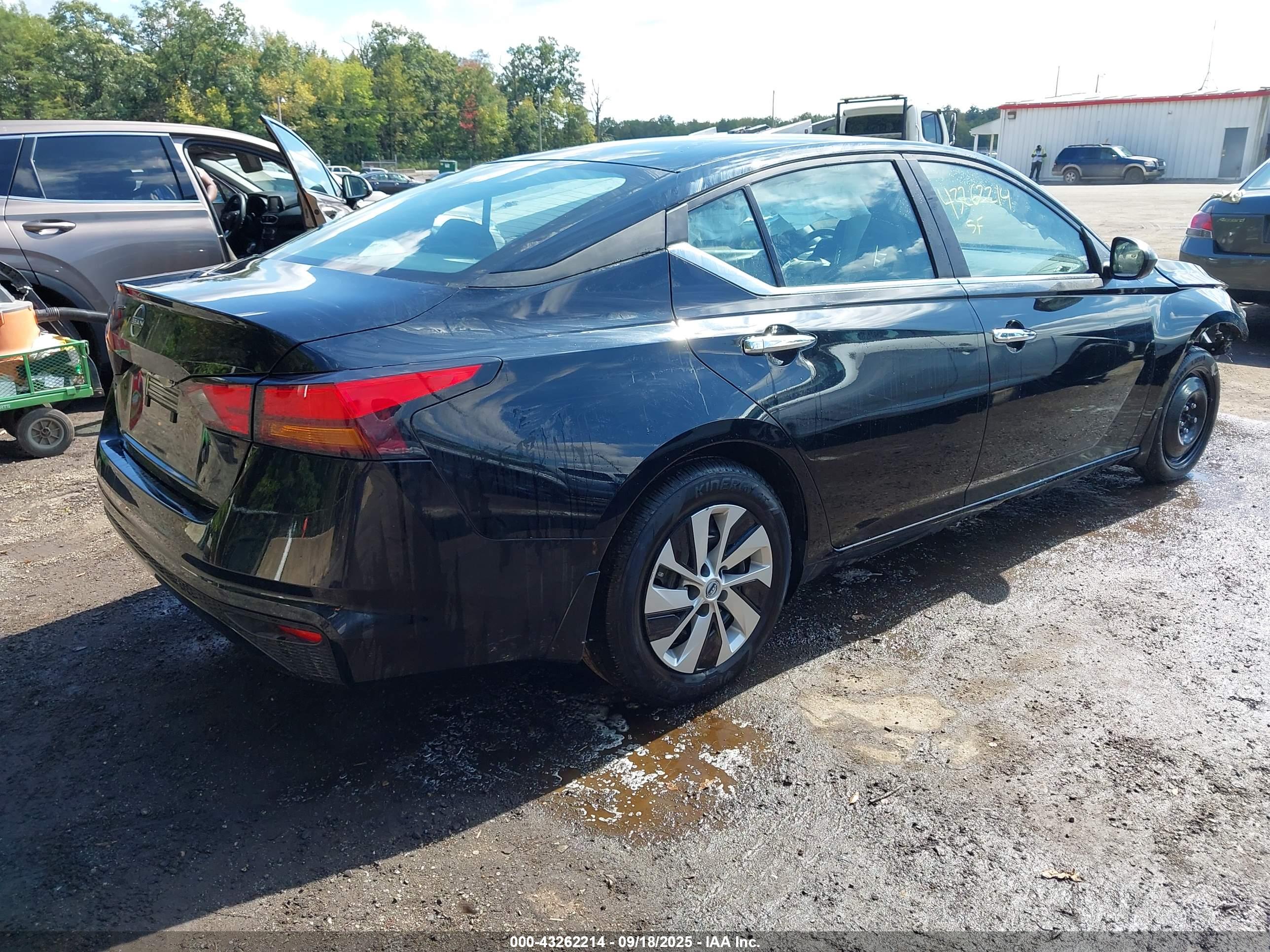 NISSAN ALTIMA image 4
