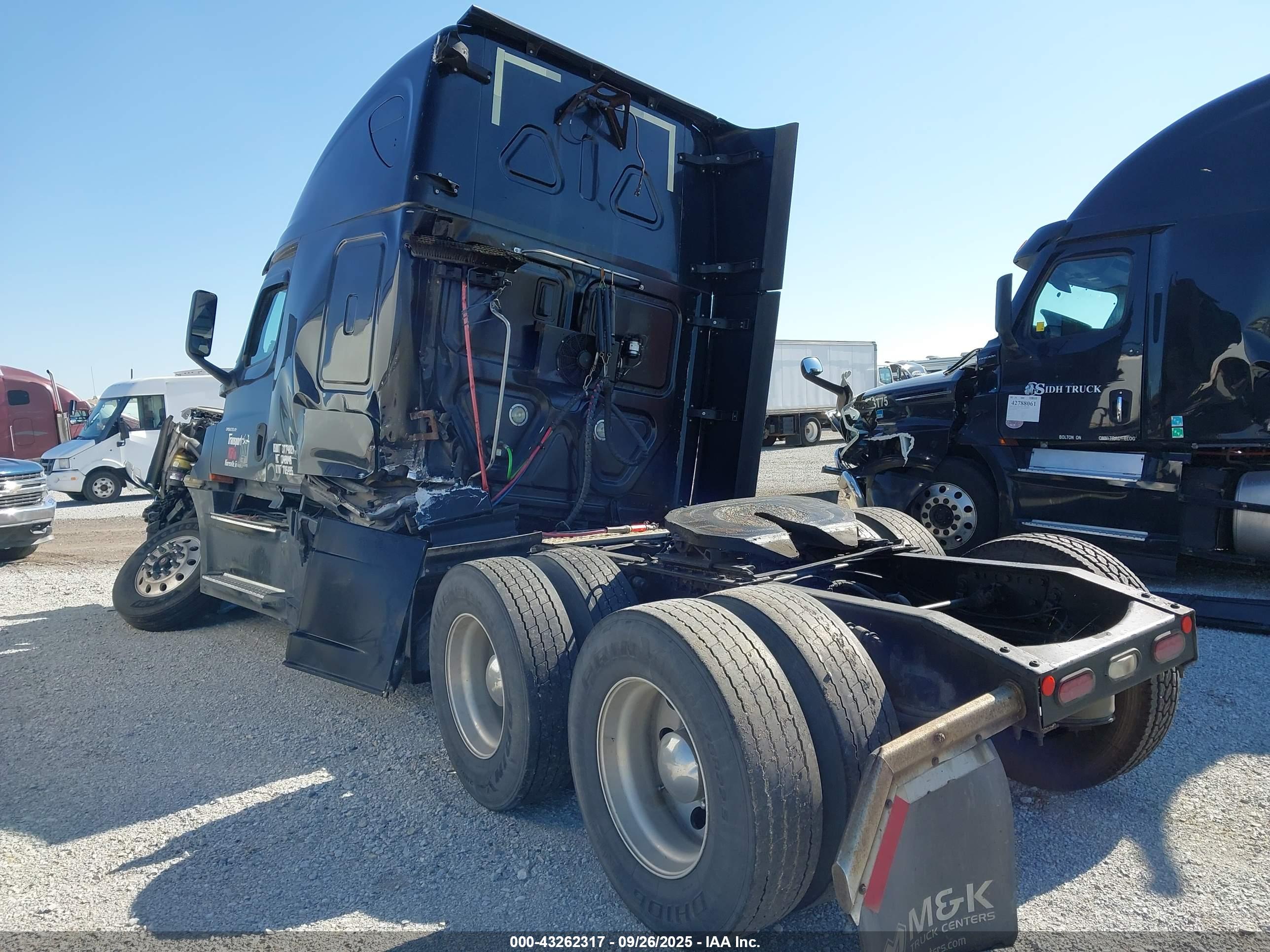 FREIGHTLINER NEW image 3